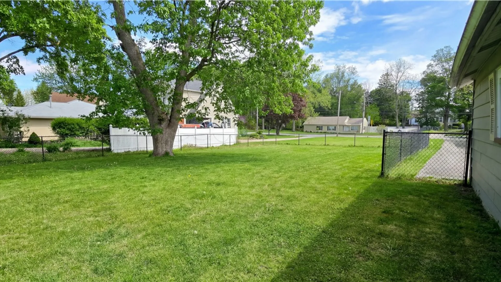 Property at 37 Clinton St, Batavia City, NY 14020 14