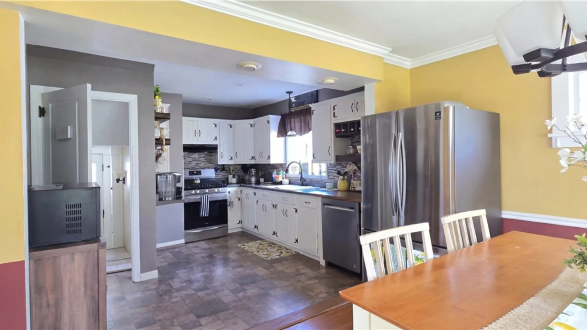 Property at 37 Clinton St, Batavia City, NY 14020 6