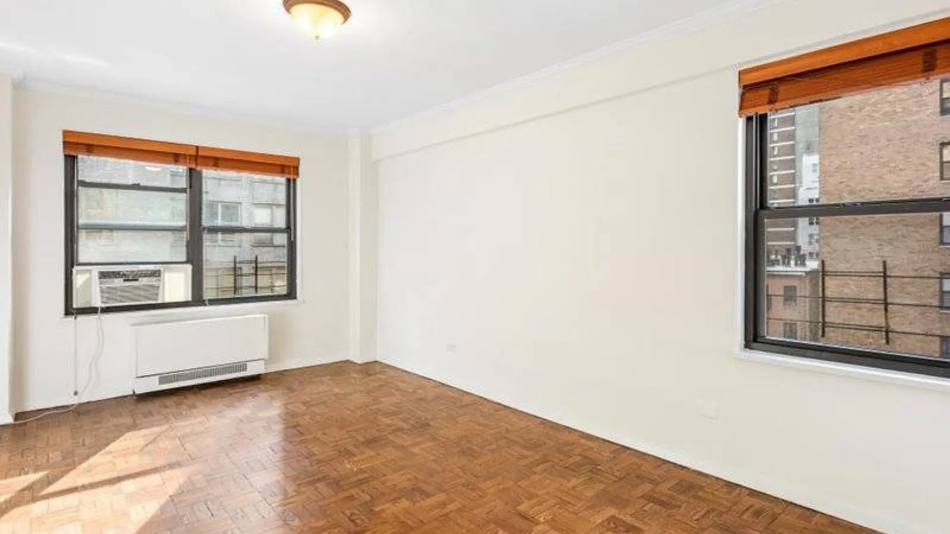 Property at 150 E 56th St, New York, NY 10022 4