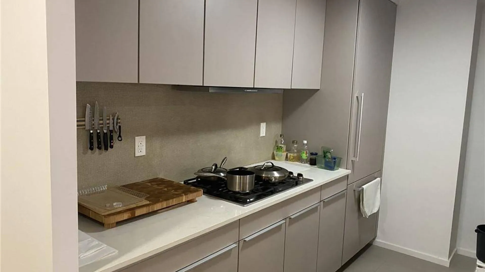 Property at 234 E 70th St, New York, NY 10021 11