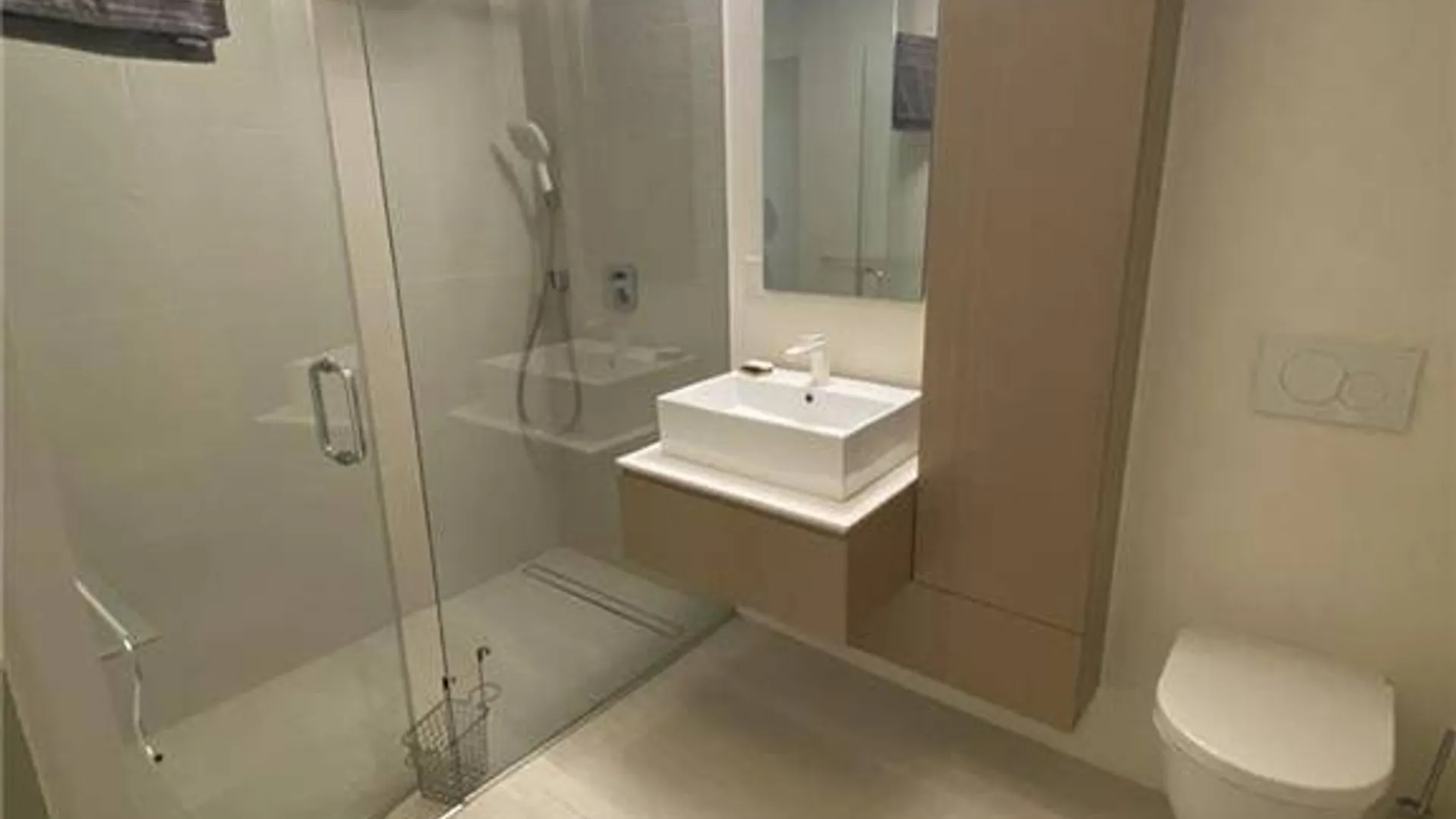 Property at 234 E 70th St, New York, NY 10021 16