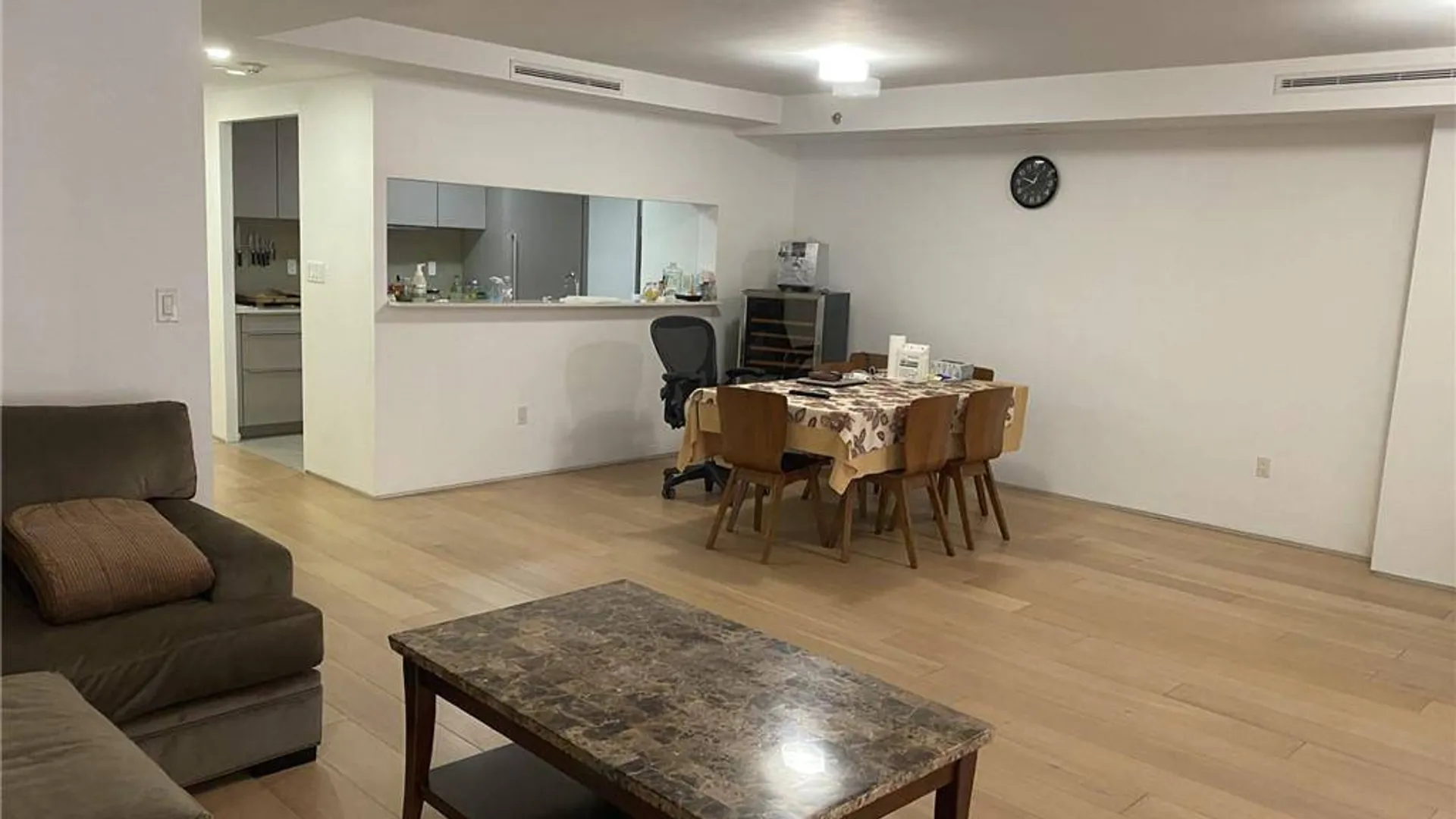 Property at 234 E 70th St, New York, NY 10021 4
