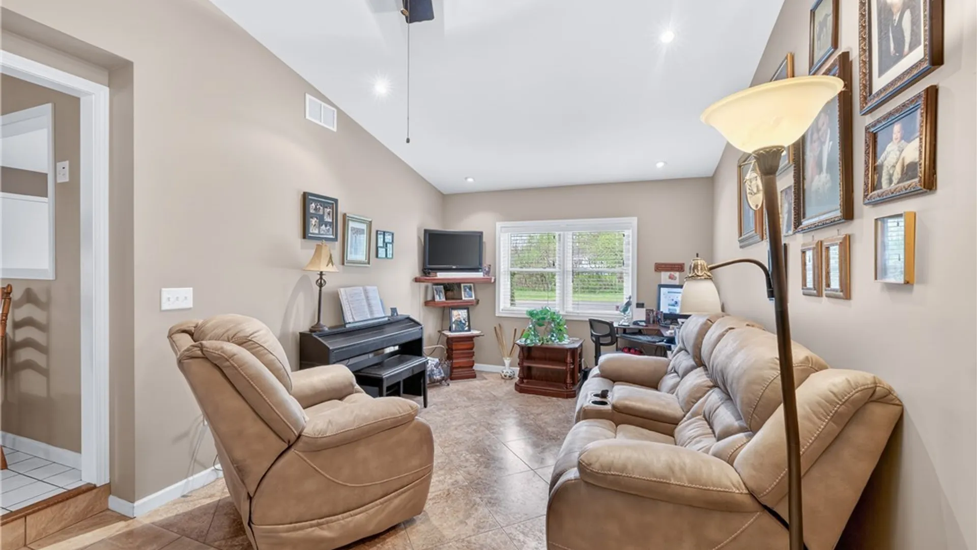 Property at 450 Dorsey Lane, Utica, NY 13502 12