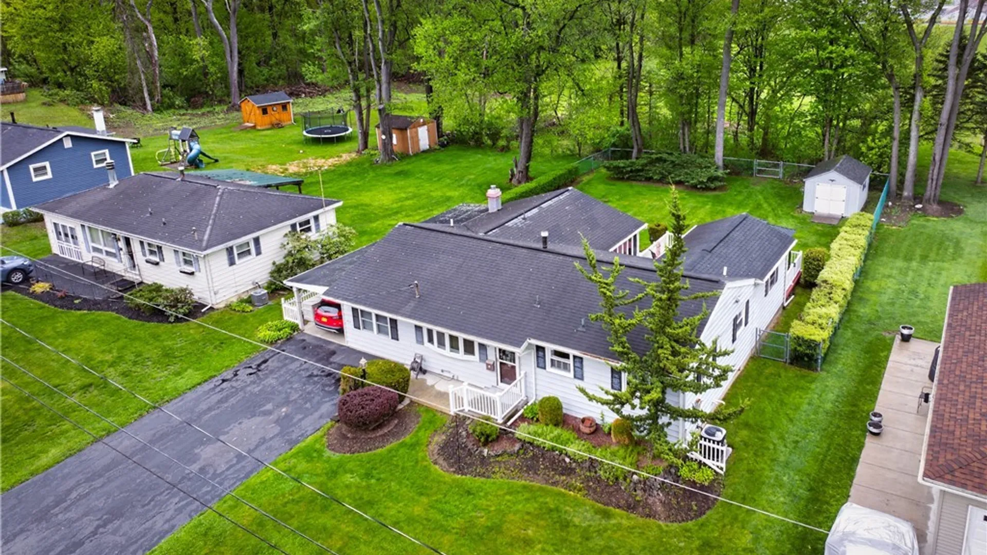 Property at 450 Dorsey Lane, Utica, NY 13502 4