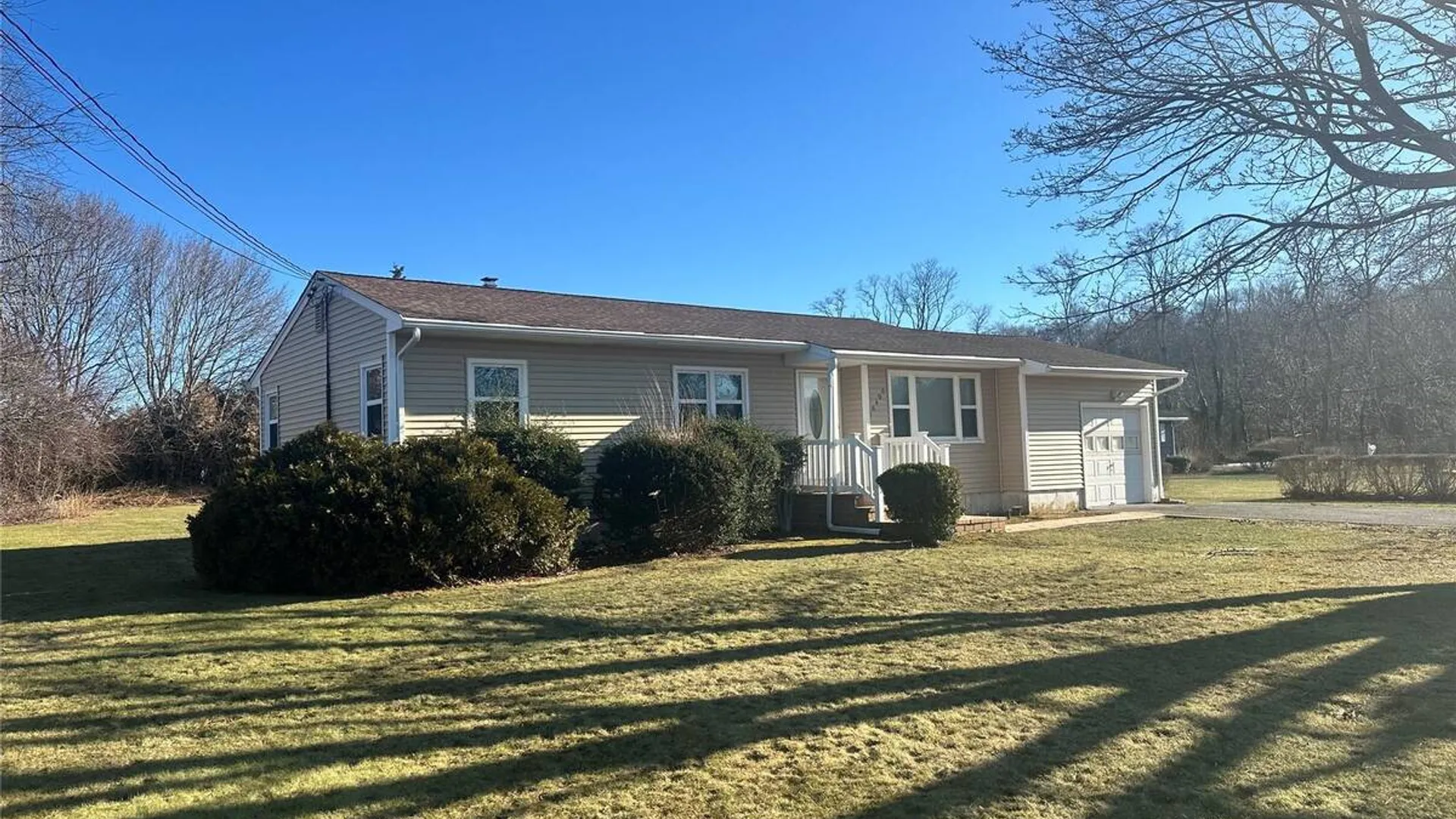 Property at 16400 County Road 48, Cutchogue, NY 11935 3
