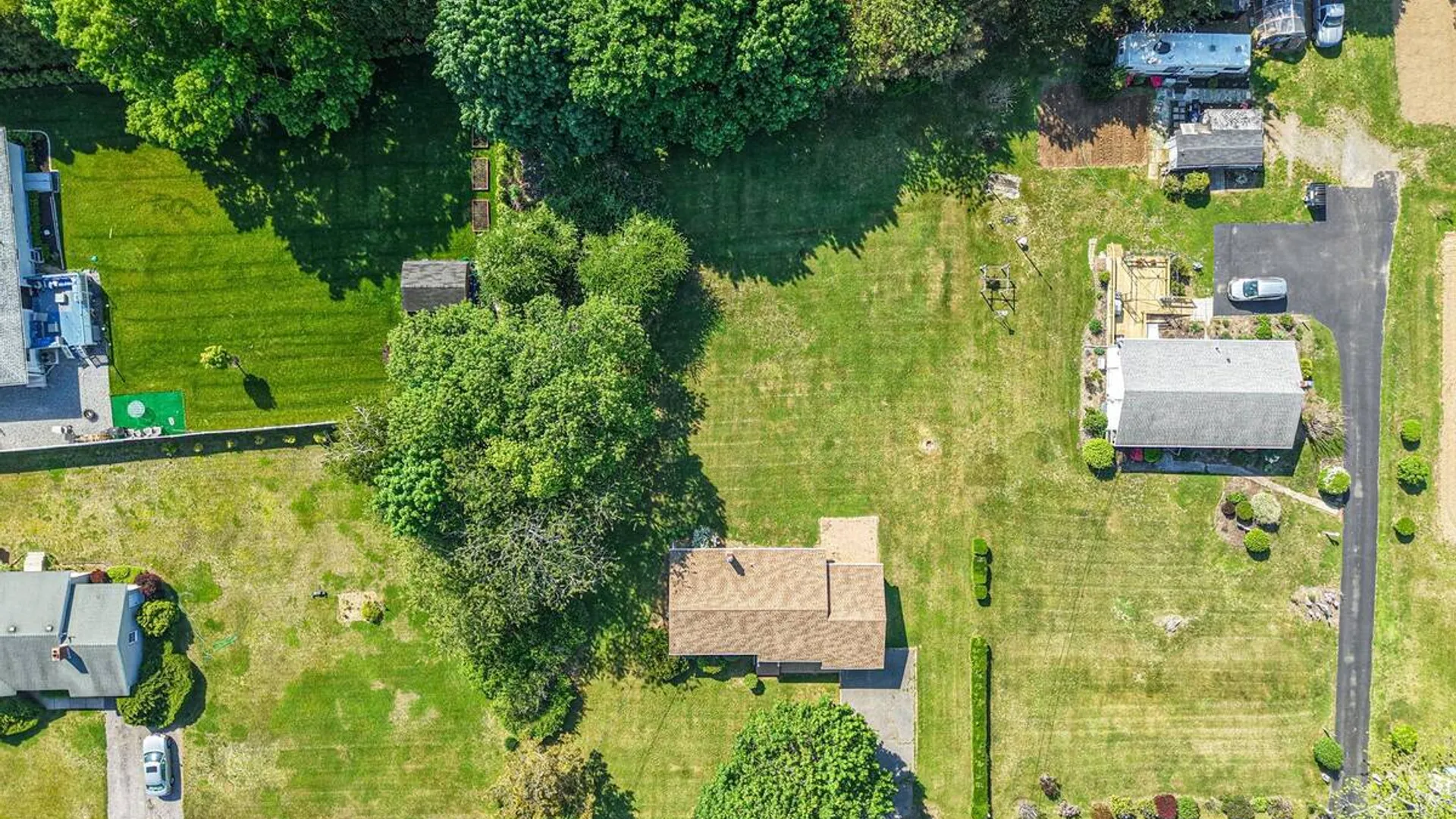 Property at 16400 County Road 48, Cutchogue, NY 11935 24