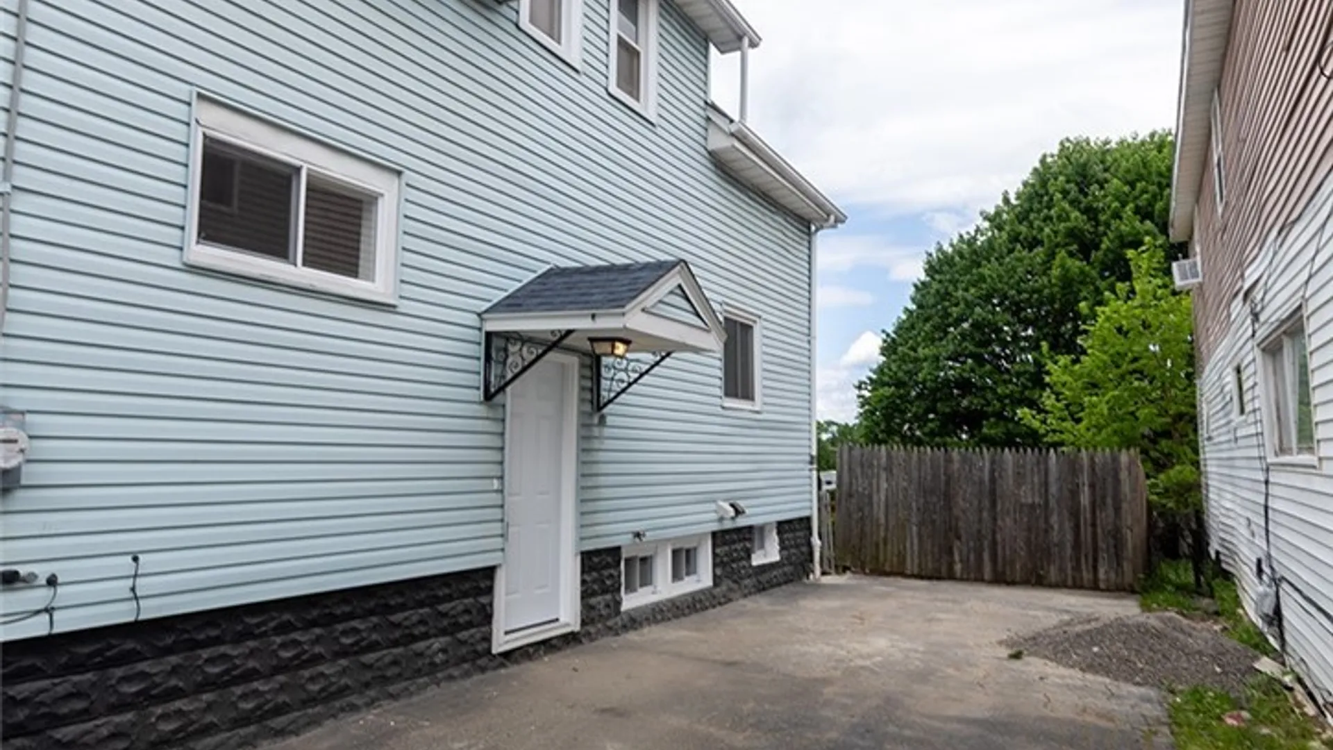 Property at 107 Wilmore Place, Syracuse, NY 13208 34