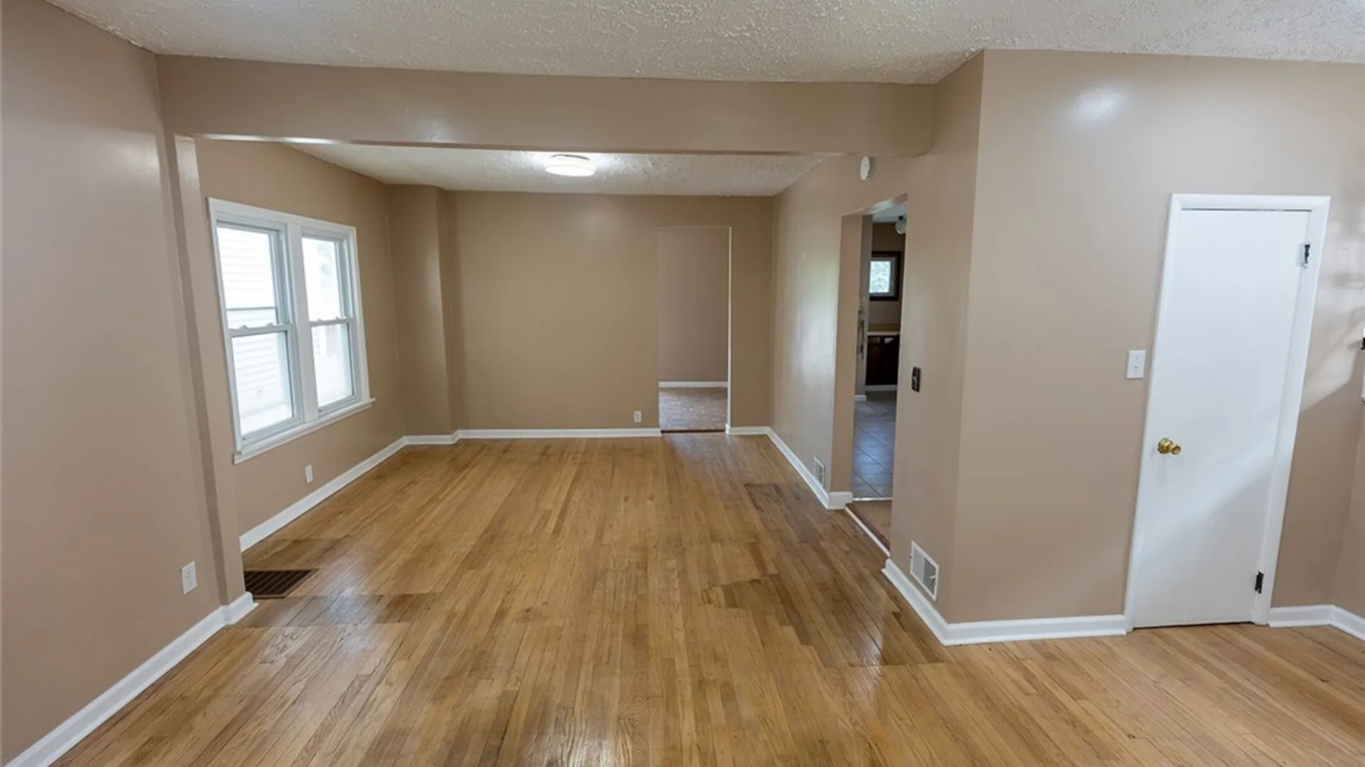 Property at 107 Wilmore Place, Syracuse, NY 13208 7