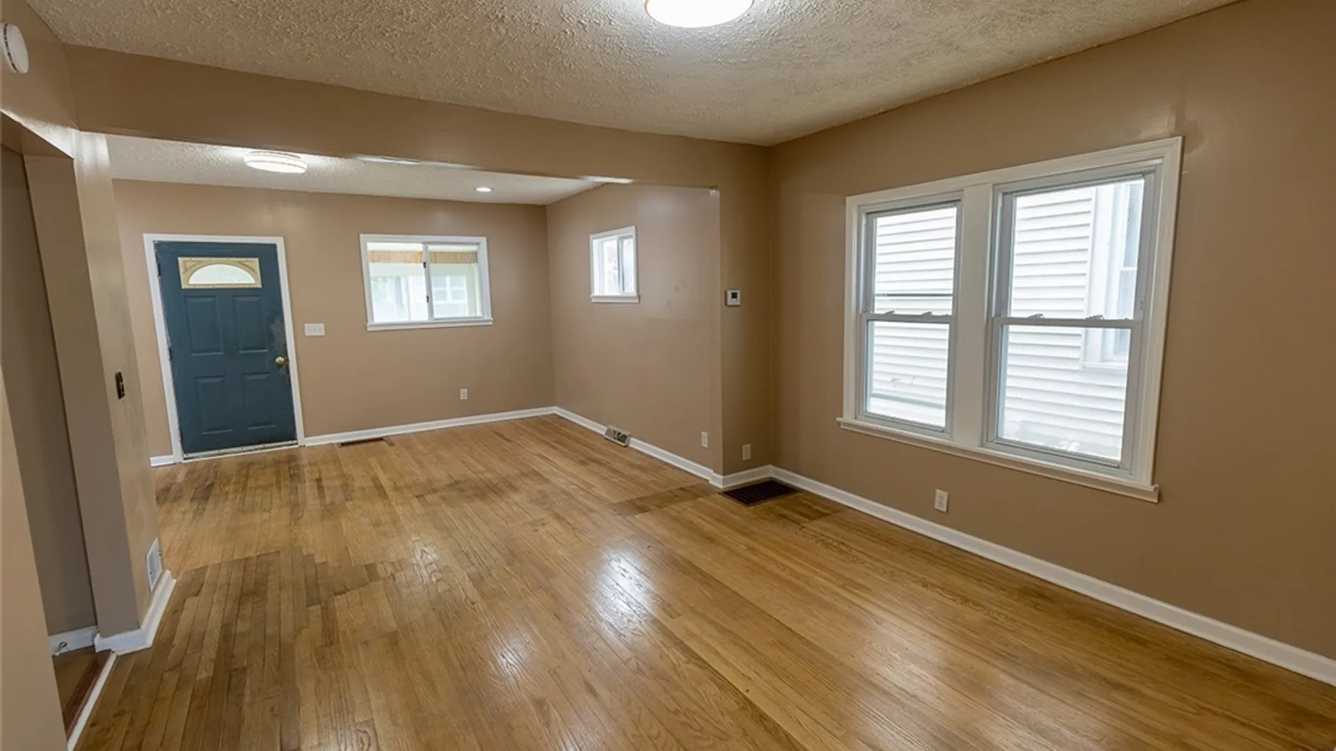 Property at 107 Wilmore Place, Syracuse, NY 13208 8