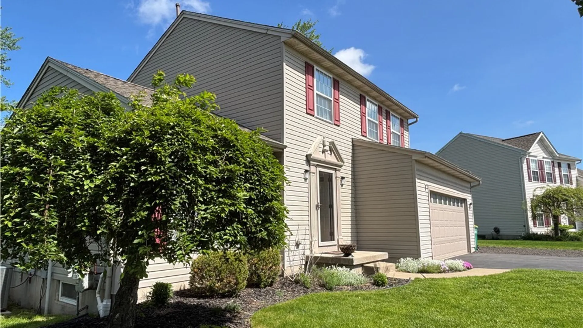 Property at 6356 Heritage Point, Lockport Town, NY 14094 3