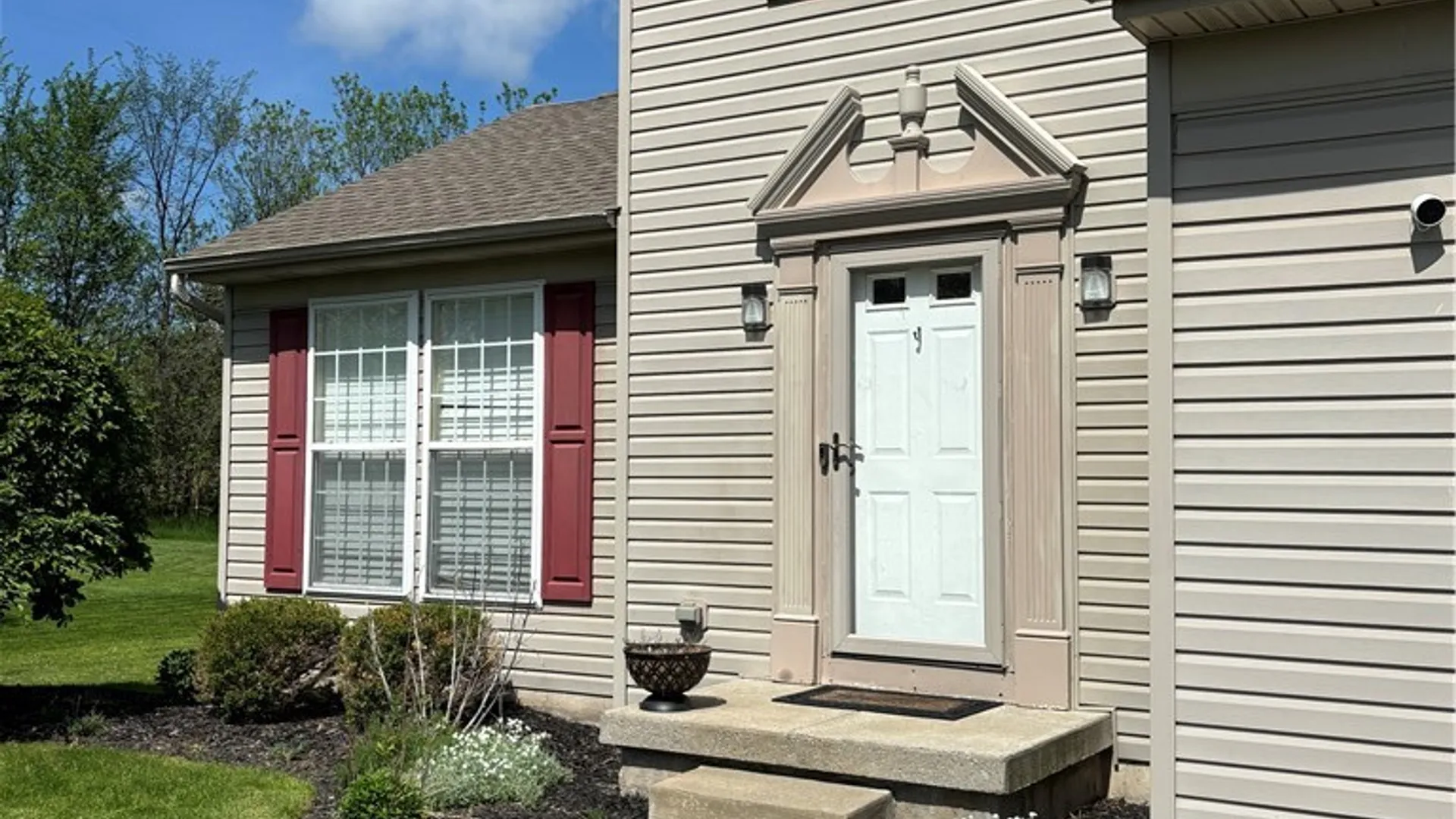 Property at 6356 Heritage Point, Lockport Town, NY 14094 4