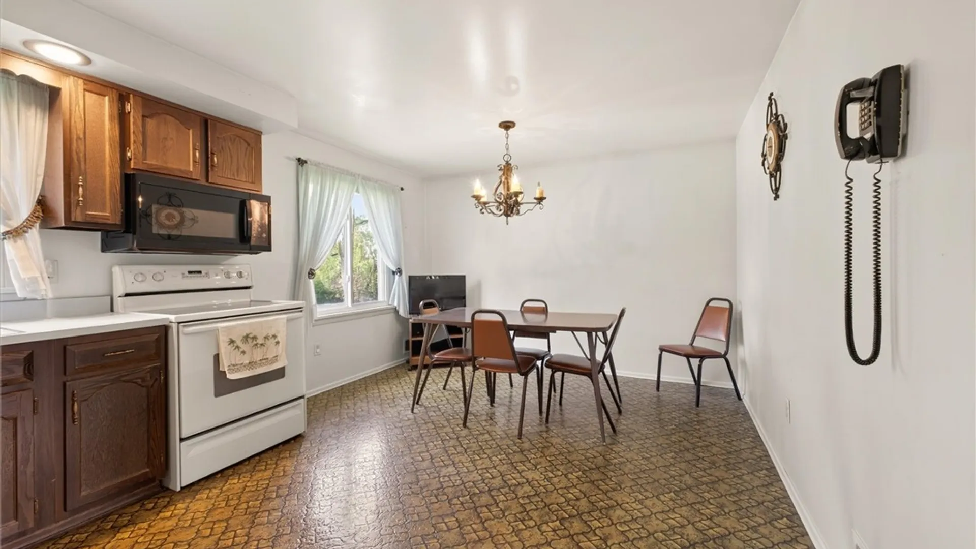 Property at 47 Bambi Lane, Gates, NY 14624 10