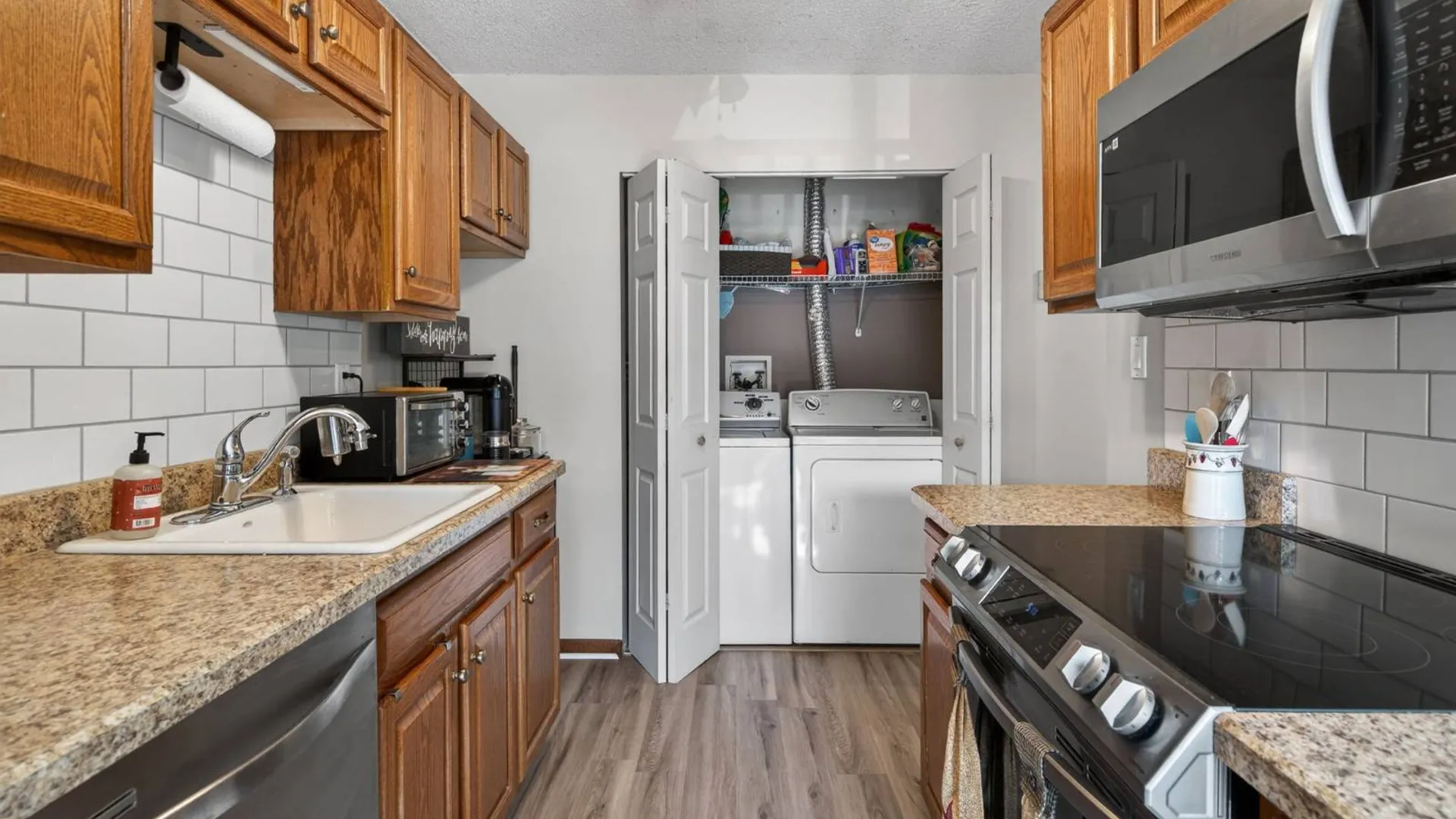 Property at 1906 Cambridge Manor Drive, Schenectady, NY 12302 15