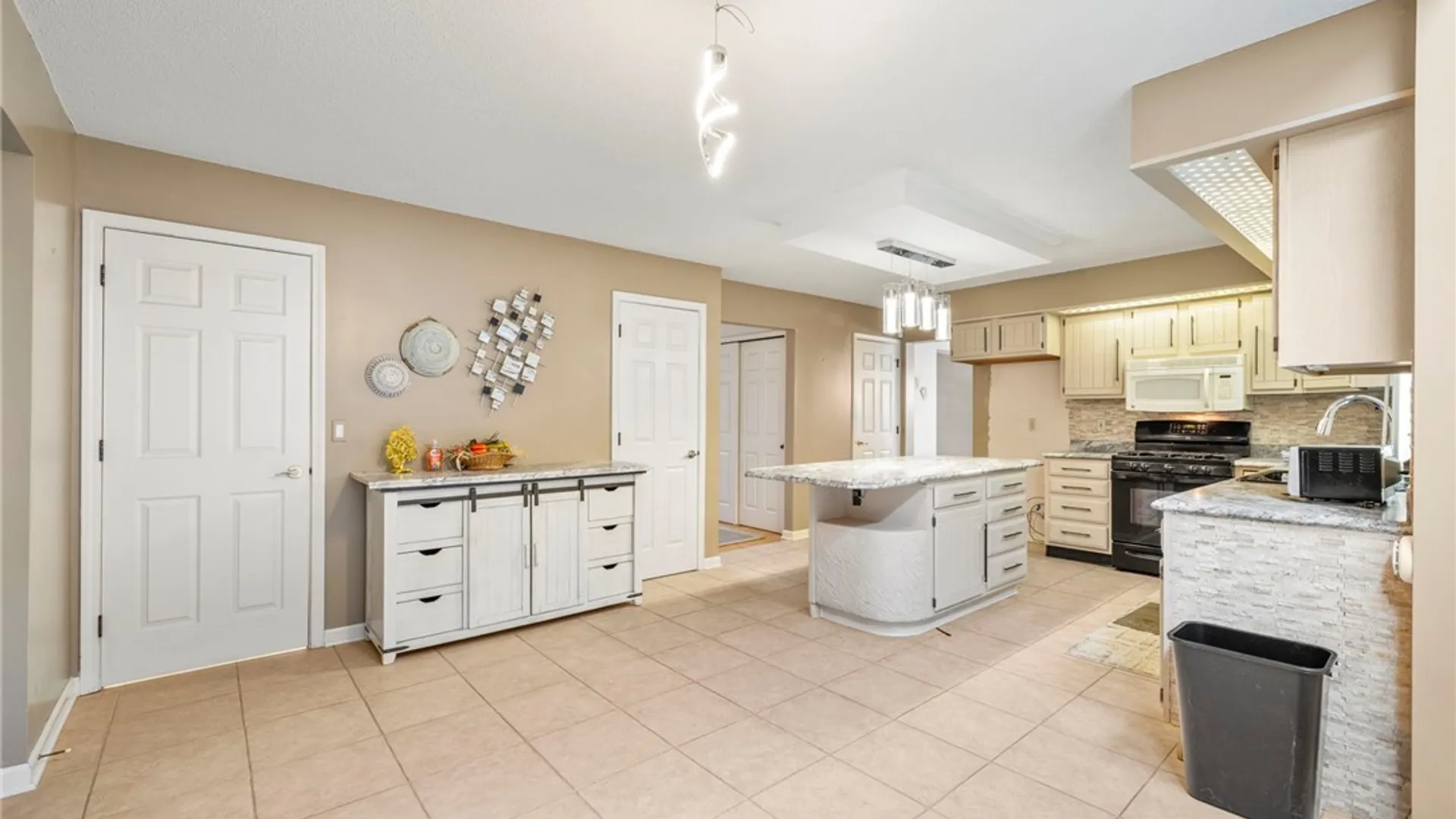 Property at 66 Windsong Court, Amherst, NY 14051 15