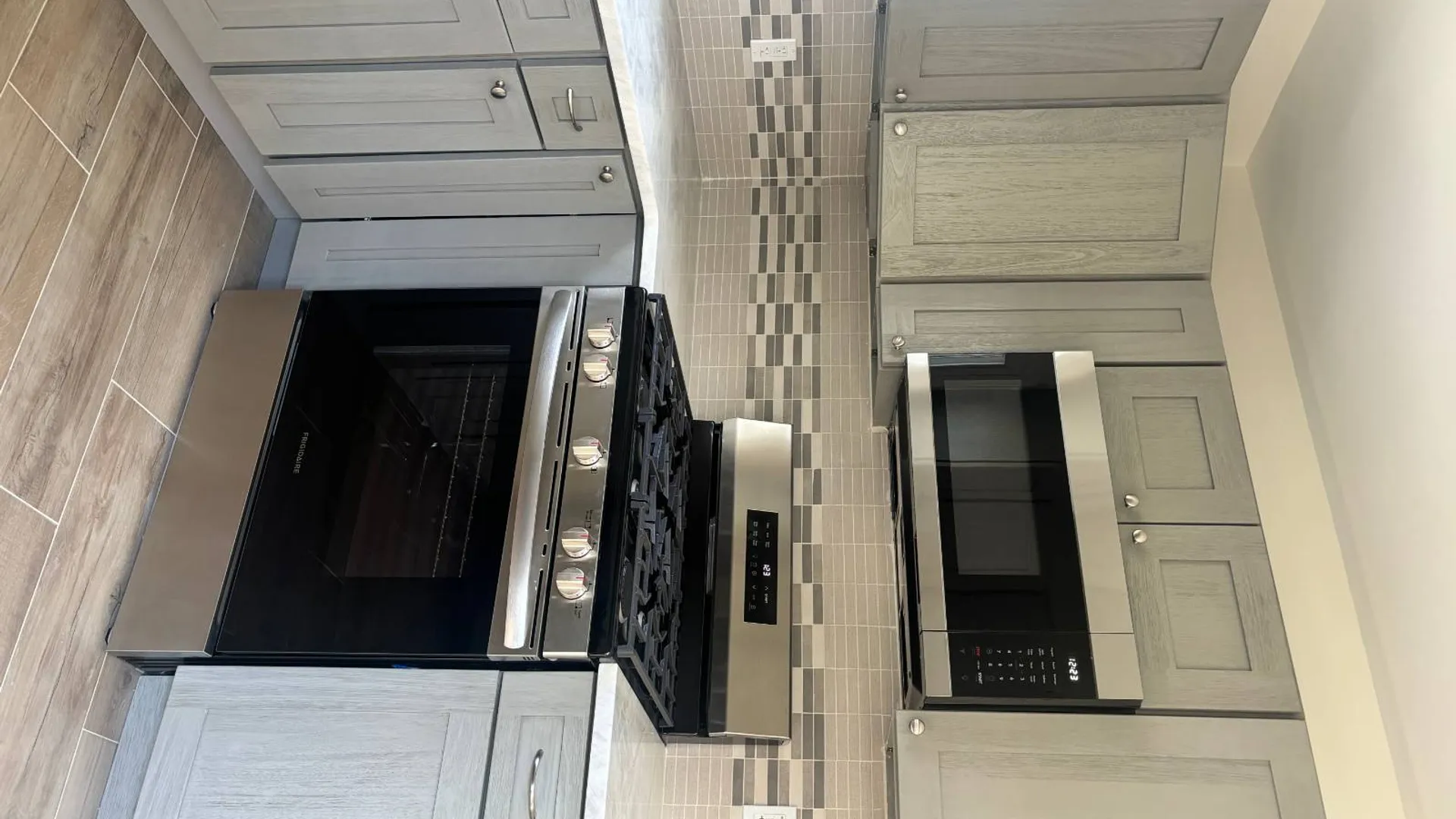 Property at 527 Willowbrook Road, Staten Island, NY 10314 17