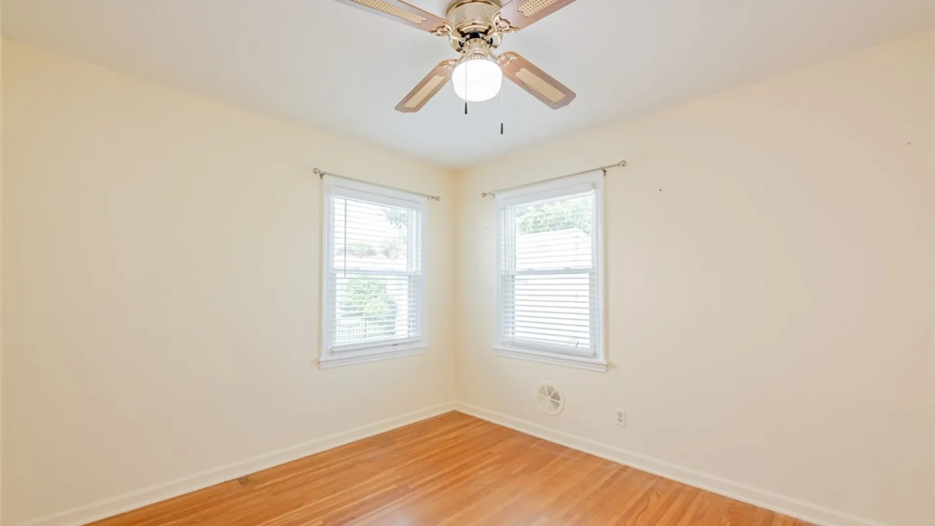 Property at 22 Claybrook Street, Rochester, NY 14609 12