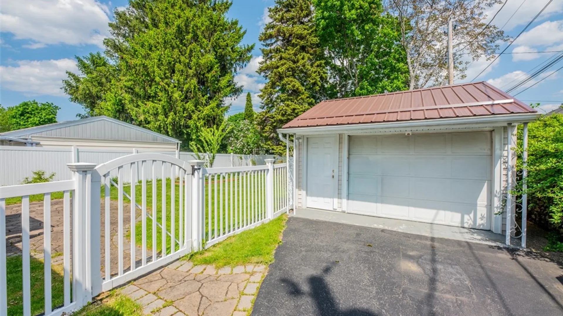 Property at 22 Claybrook Street, Rochester, NY 14609 24