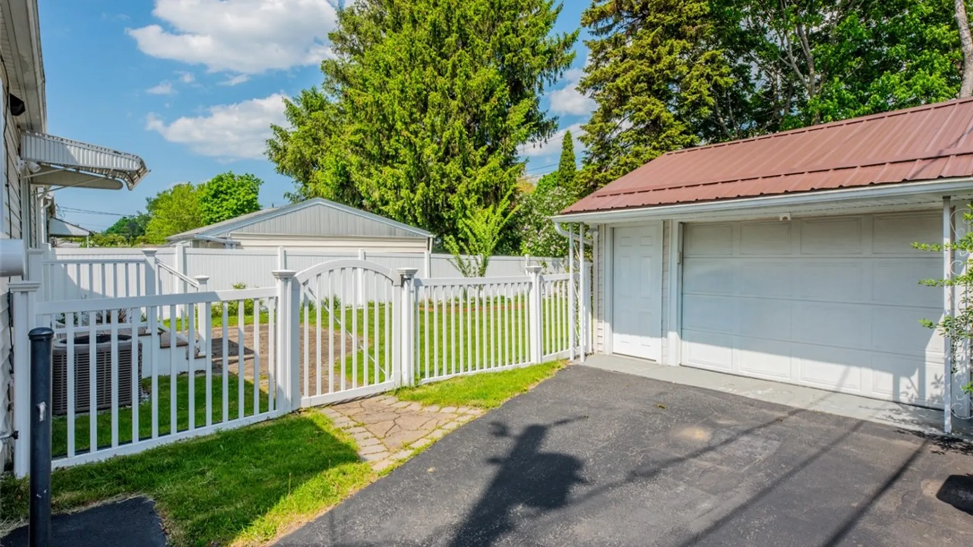 Property at 22 Claybrook Street, Rochester, NY 14609 25