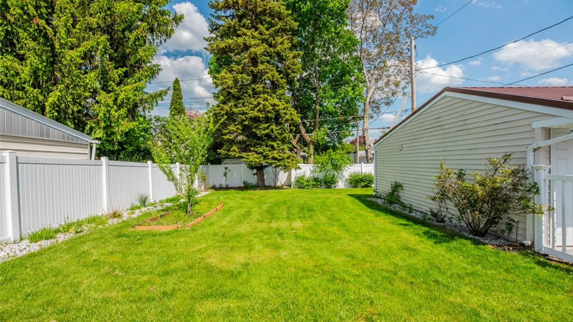 Property at 22 Claybrook Street, Rochester, NY 14609 28