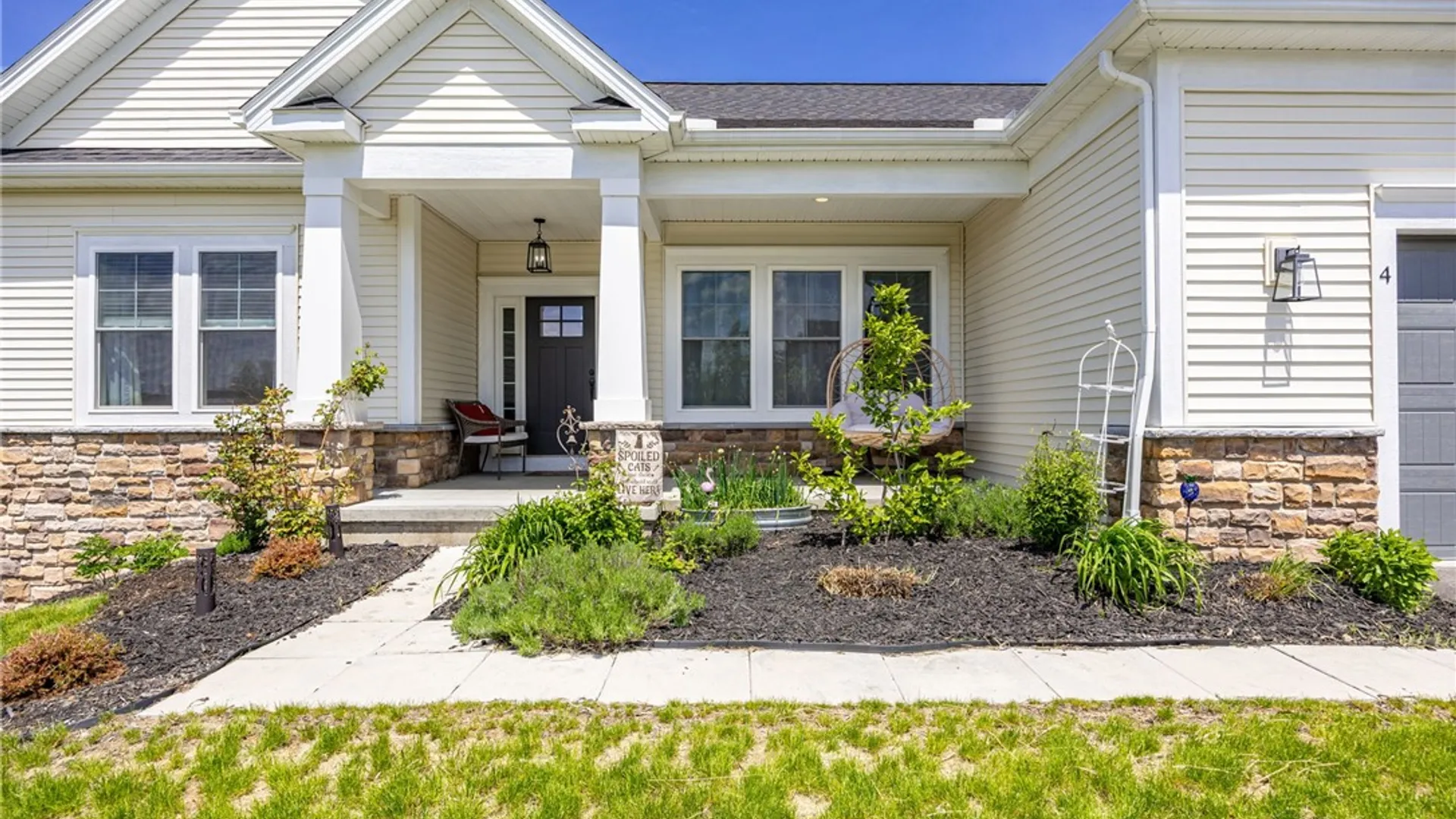Property at 4 Black Wood Circle, Pittsford, NY 14534 2