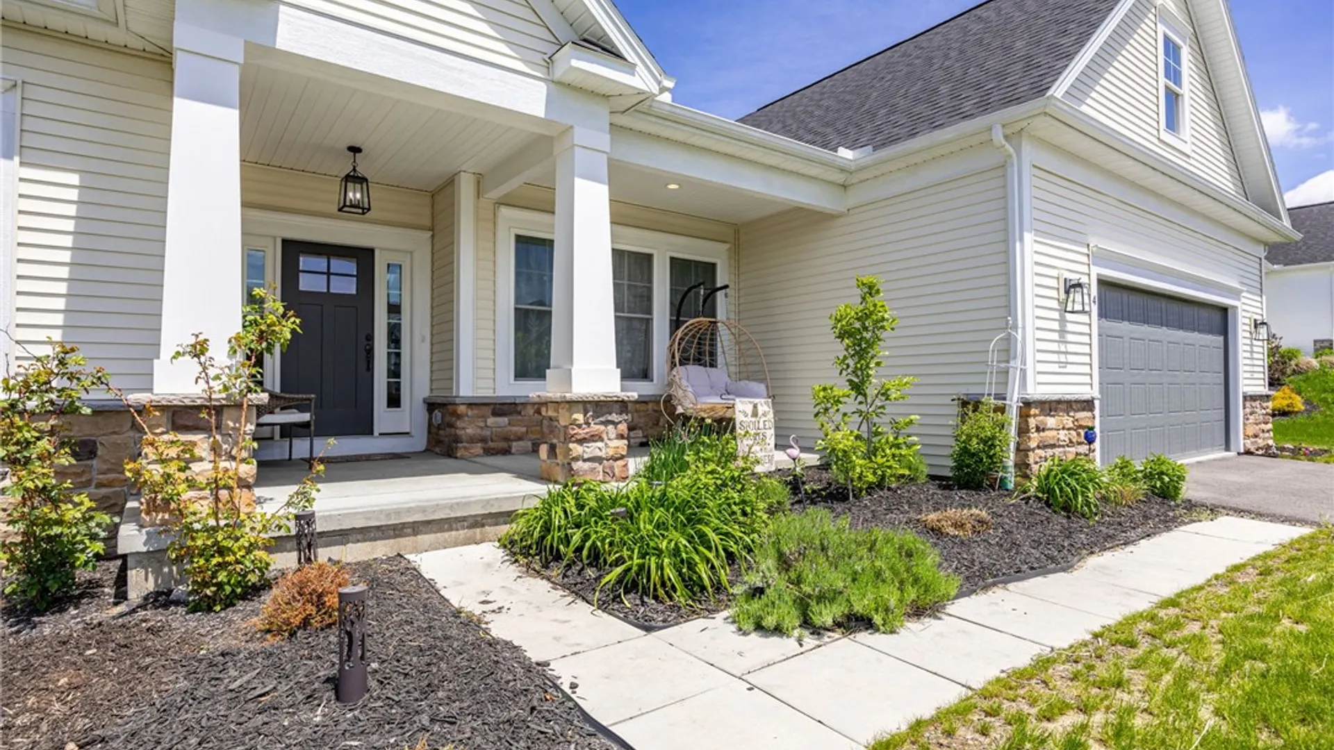 Property at 4 Black Wood Circle, Pittsford, NY 14534 3