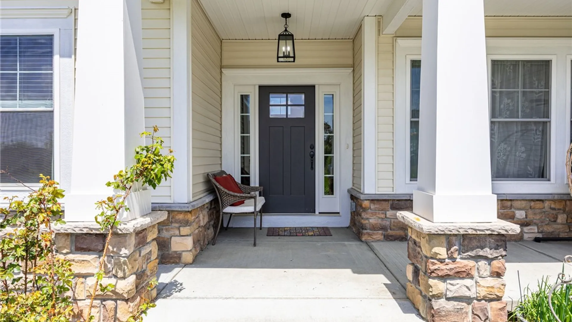 Property at 4 Black Wood Circle, Pittsford, NY 14534 4