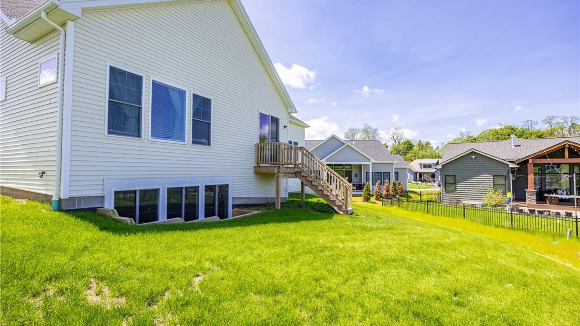 Property at 4 Black Wood Circle, Pittsford, NY 14534 41