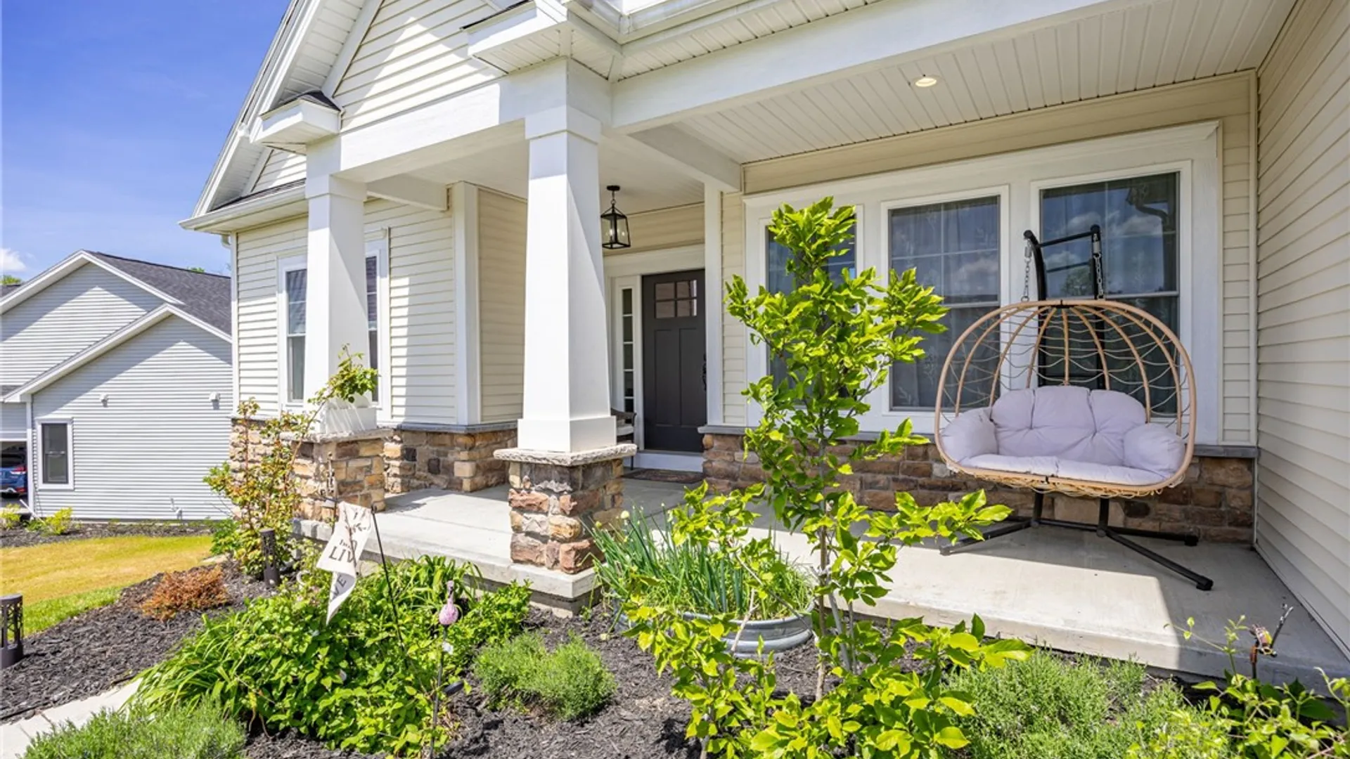Property at 4 Black Wood Circle, Pittsford, NY 14534 5
