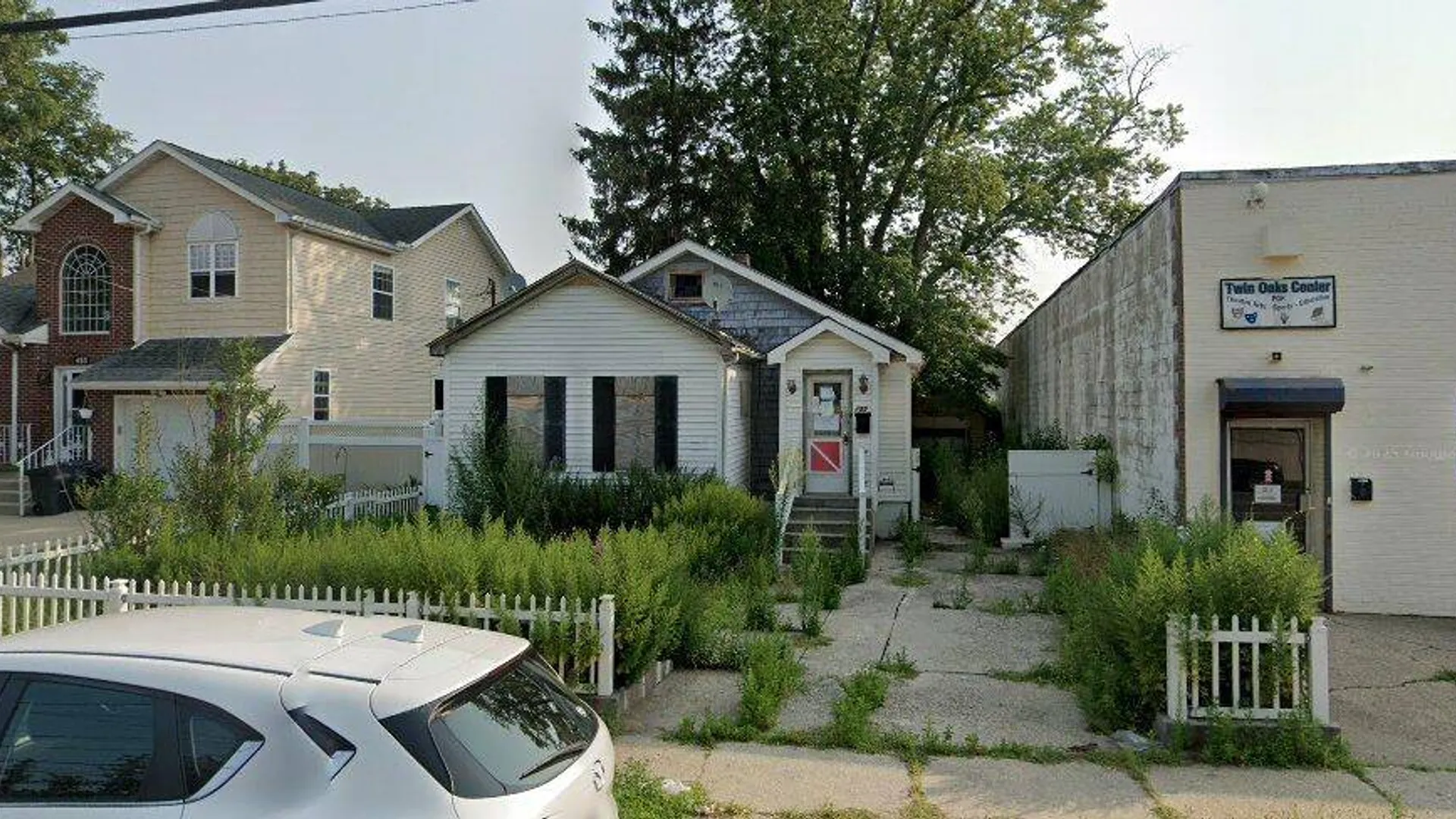 Property at 455 Babylon Tpke, Freeport, NY 11520 2