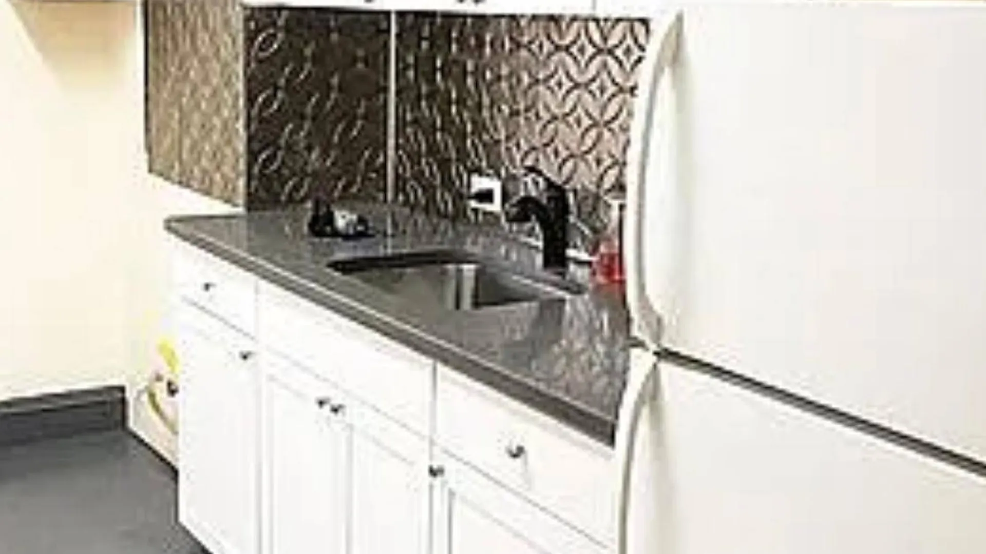 Property at 73-01 Ditmars Blvd, Astoria, NY 11370 3