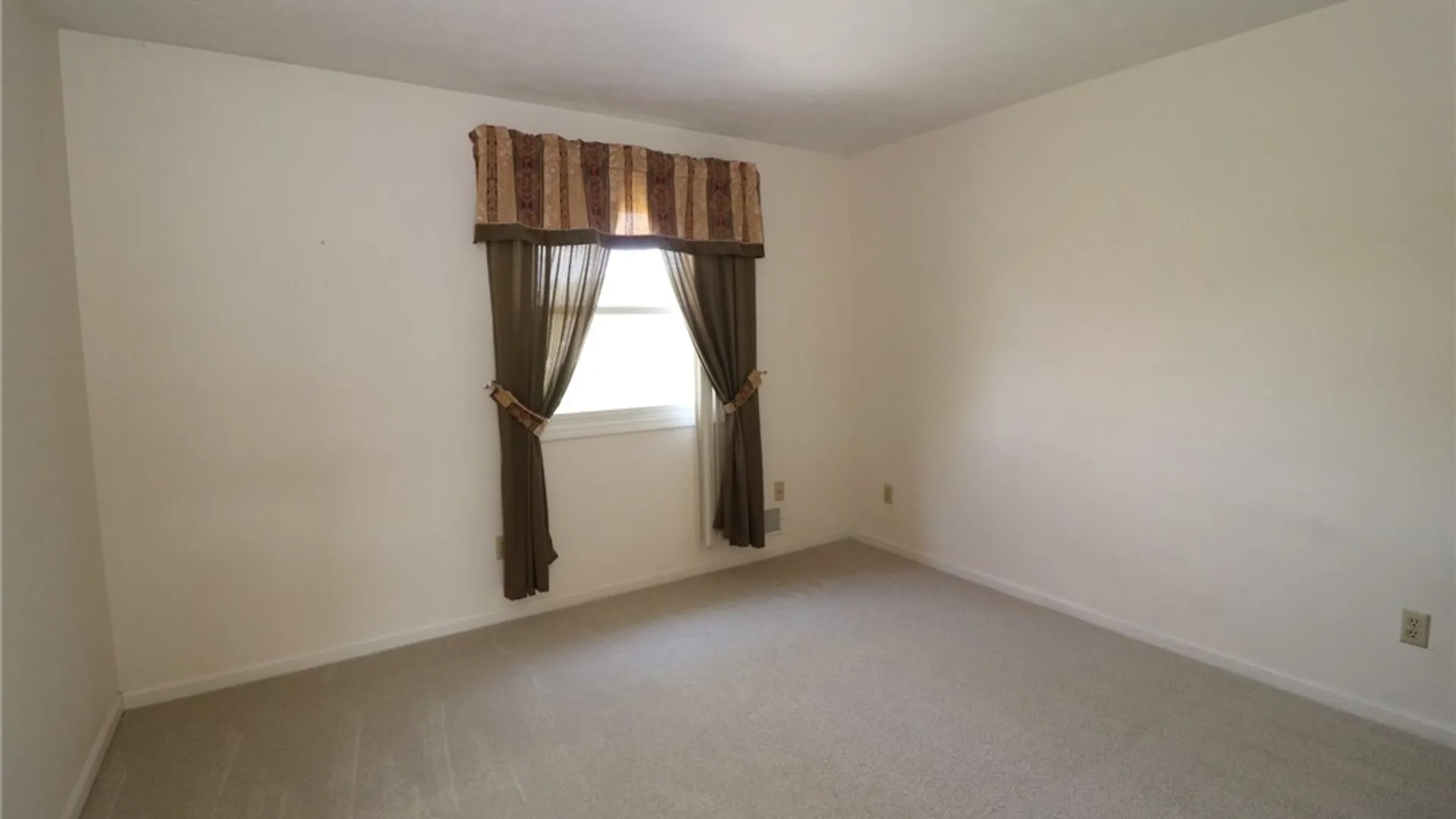 Property at 1328 Courtney Drive, Victor, NY 14564 12