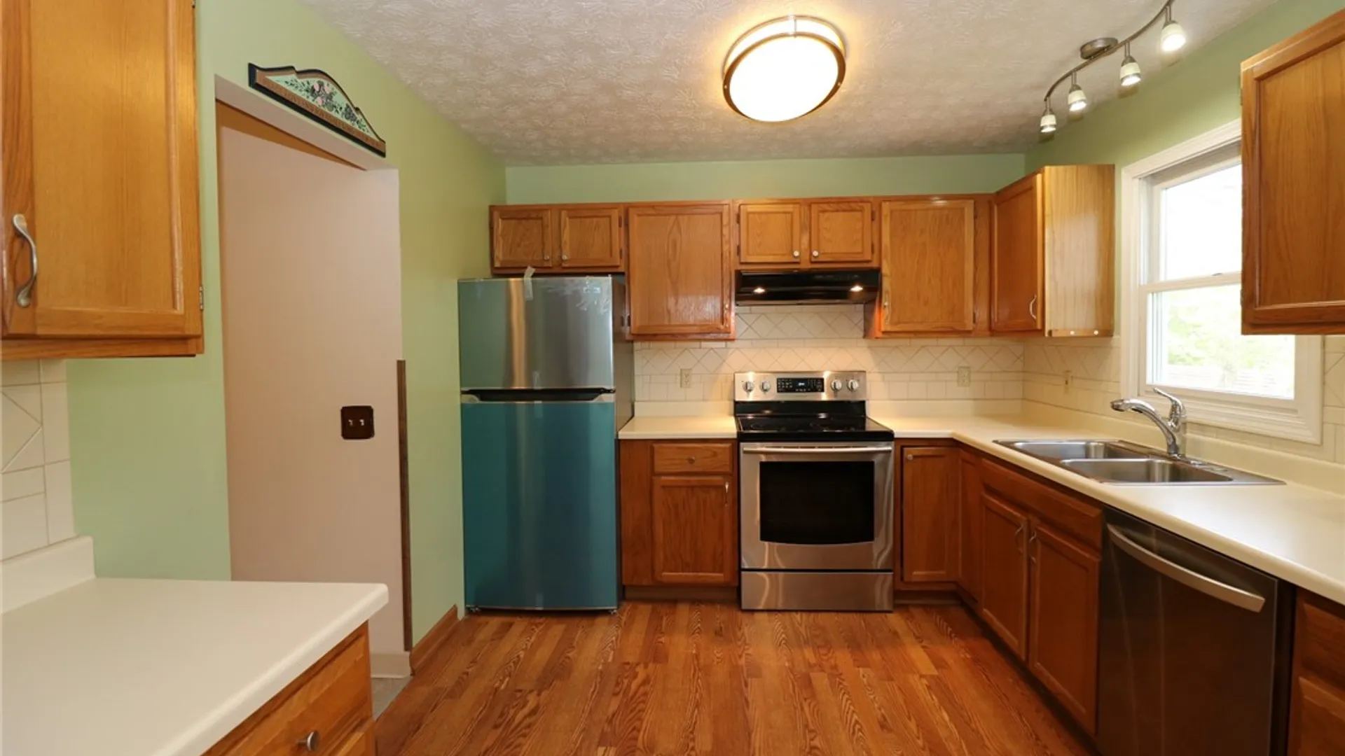 Property at 1328 Courtney Drive, Victor, NY 14564 8