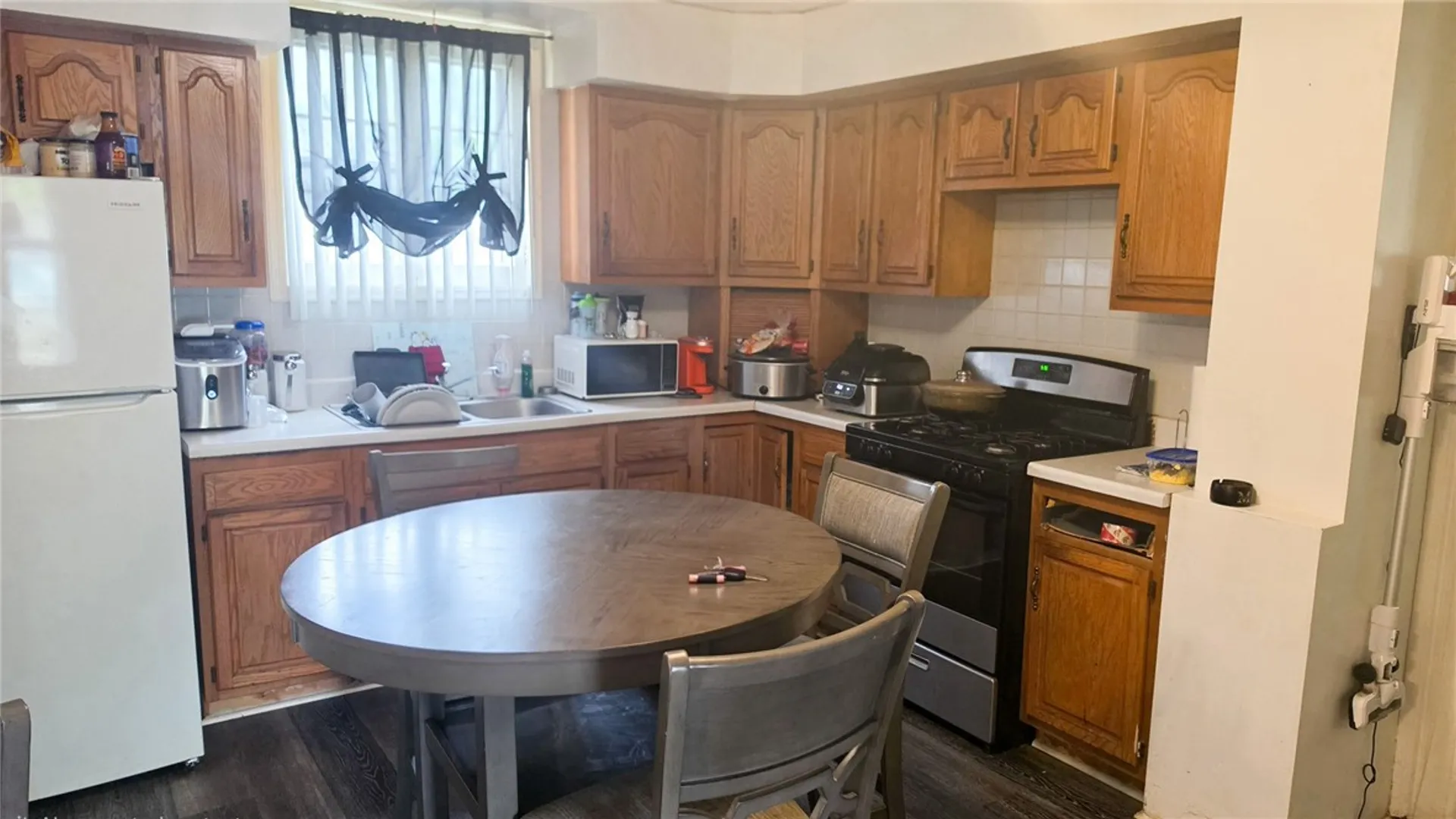 Property at 148 Parkway, Rochester, NY 14608 9