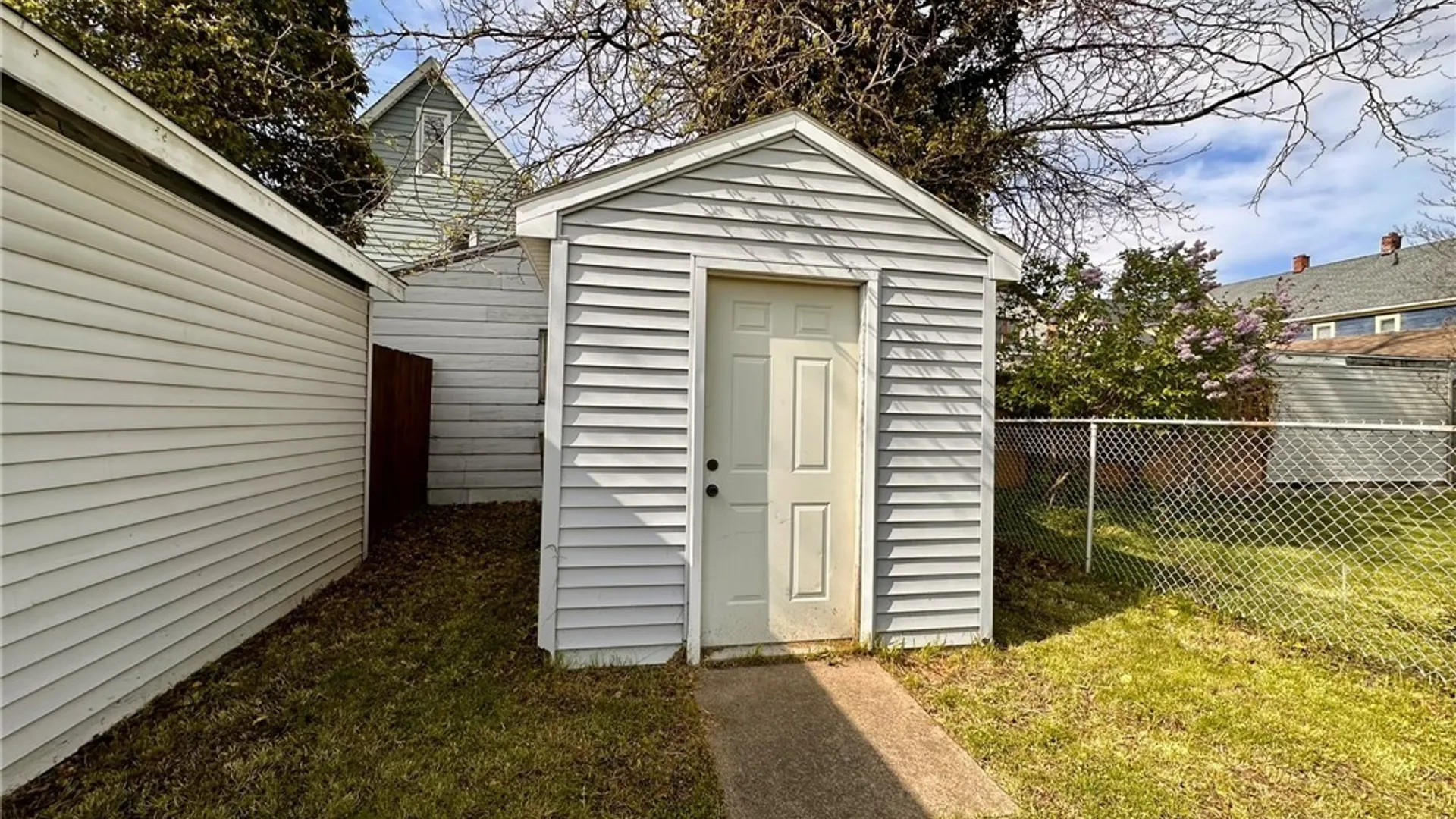 Property at 42 Bloomfield Avenue, Buffalo, NY 14220 24