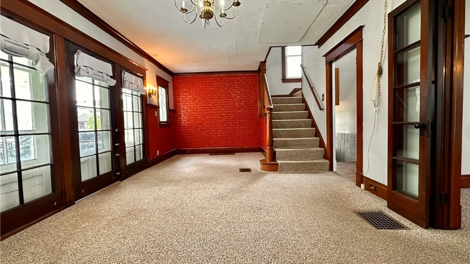 Property at 42 Bloomfield Avenue, Buffalo, NY 14220 6