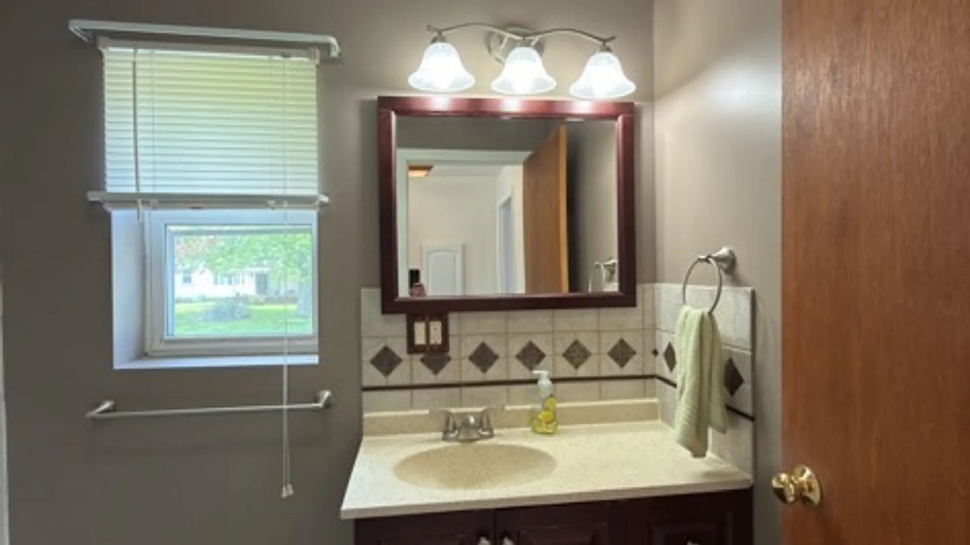 Property at 200 Thorndale Avenue, West Seneca, NY 14224 17