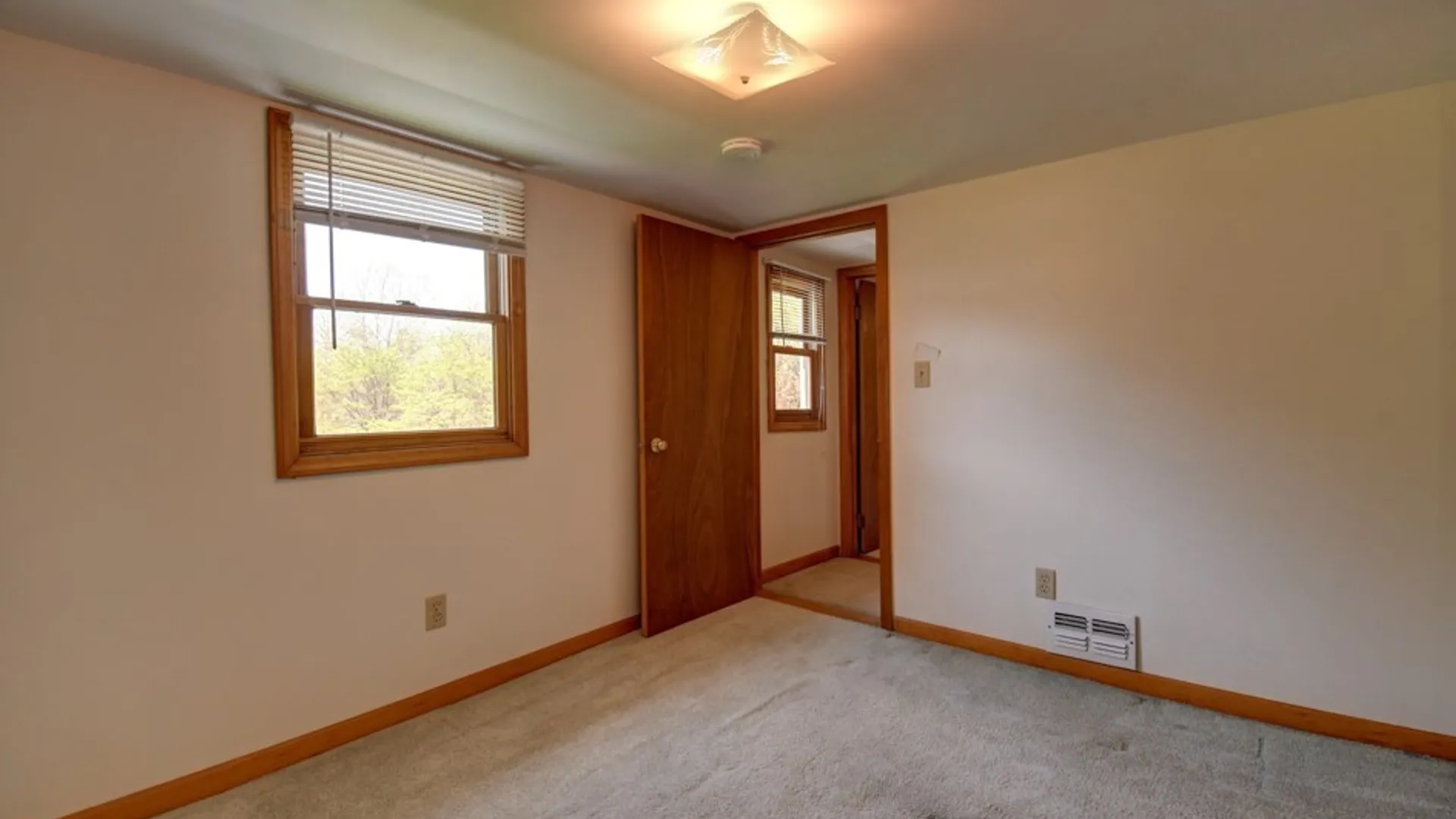 Property at 200 Thorndale Avenue, West Seneca, NY 14224 21