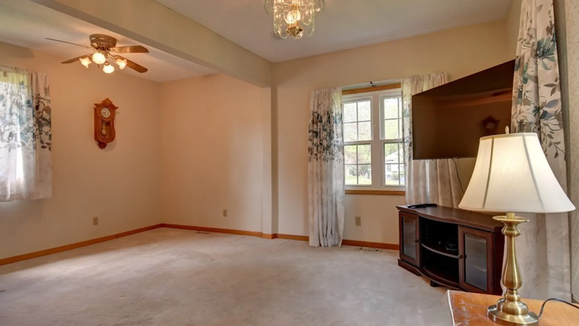 Property at 200 Thorndale Avenue, West Seneca, NY 14224 7
