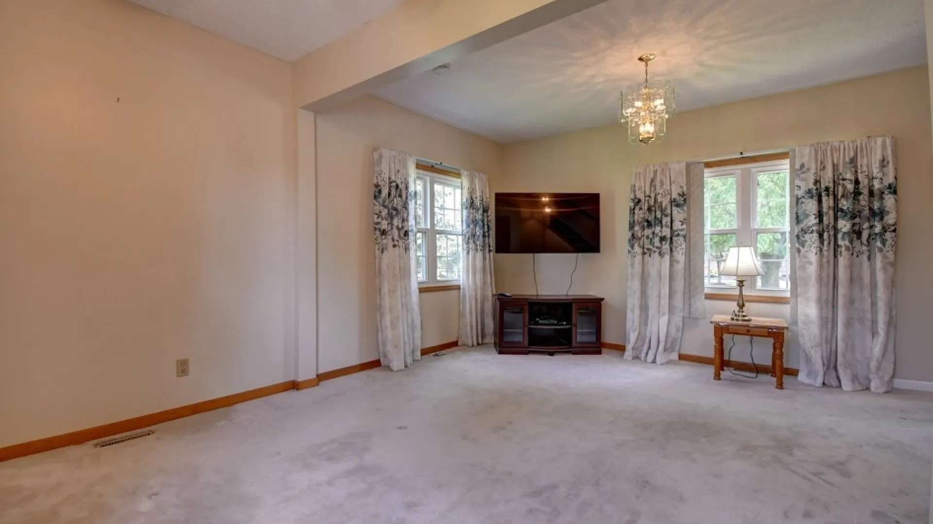 Property at 200 Thorndale Avenue, West Seneca, NY 14224 8