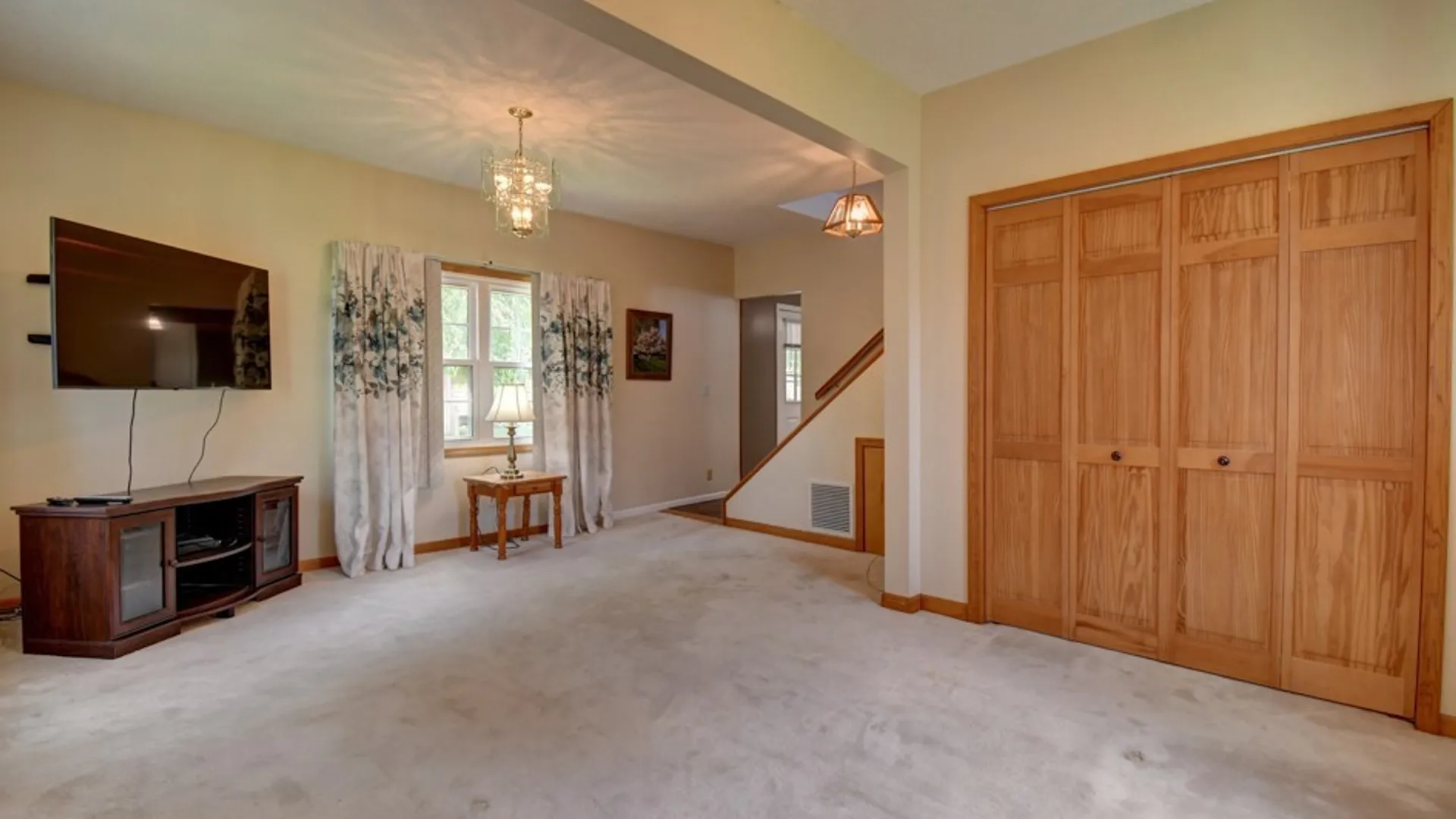 Property at 200 Thorndale Avenue, West Seneca, NY 14224 9