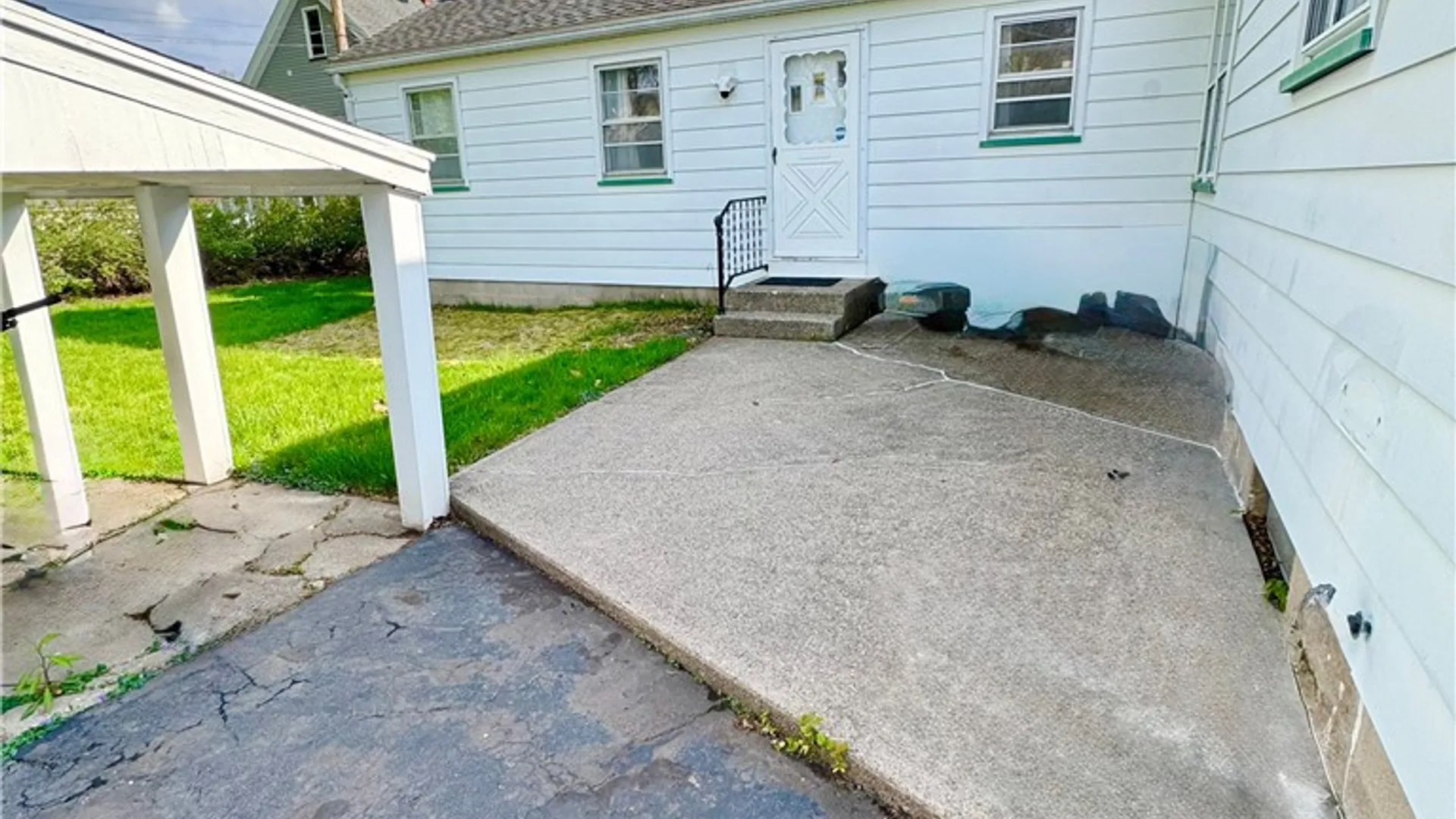 Property at 508 Roosevelt Road, East Rochester, NY 14445 3