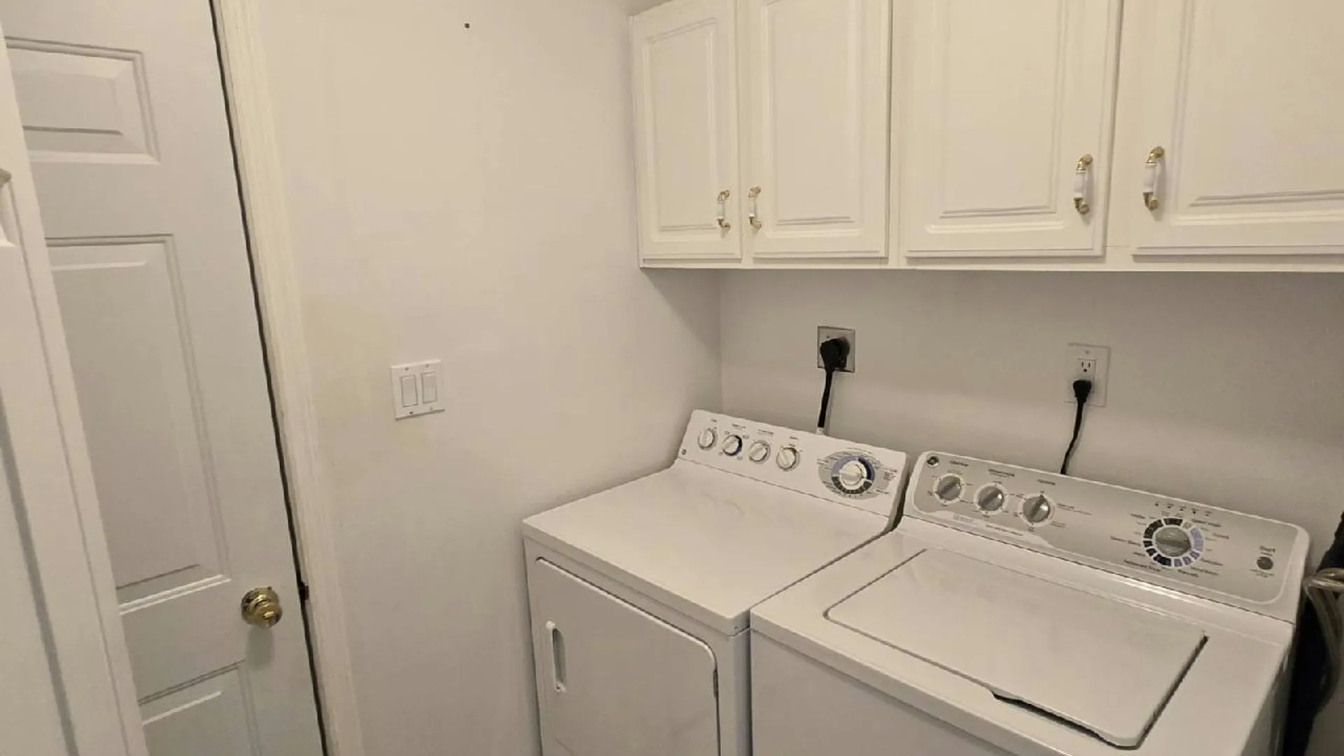 Property at 1407-271 Middle Rd, Calverton, NY 11933 14