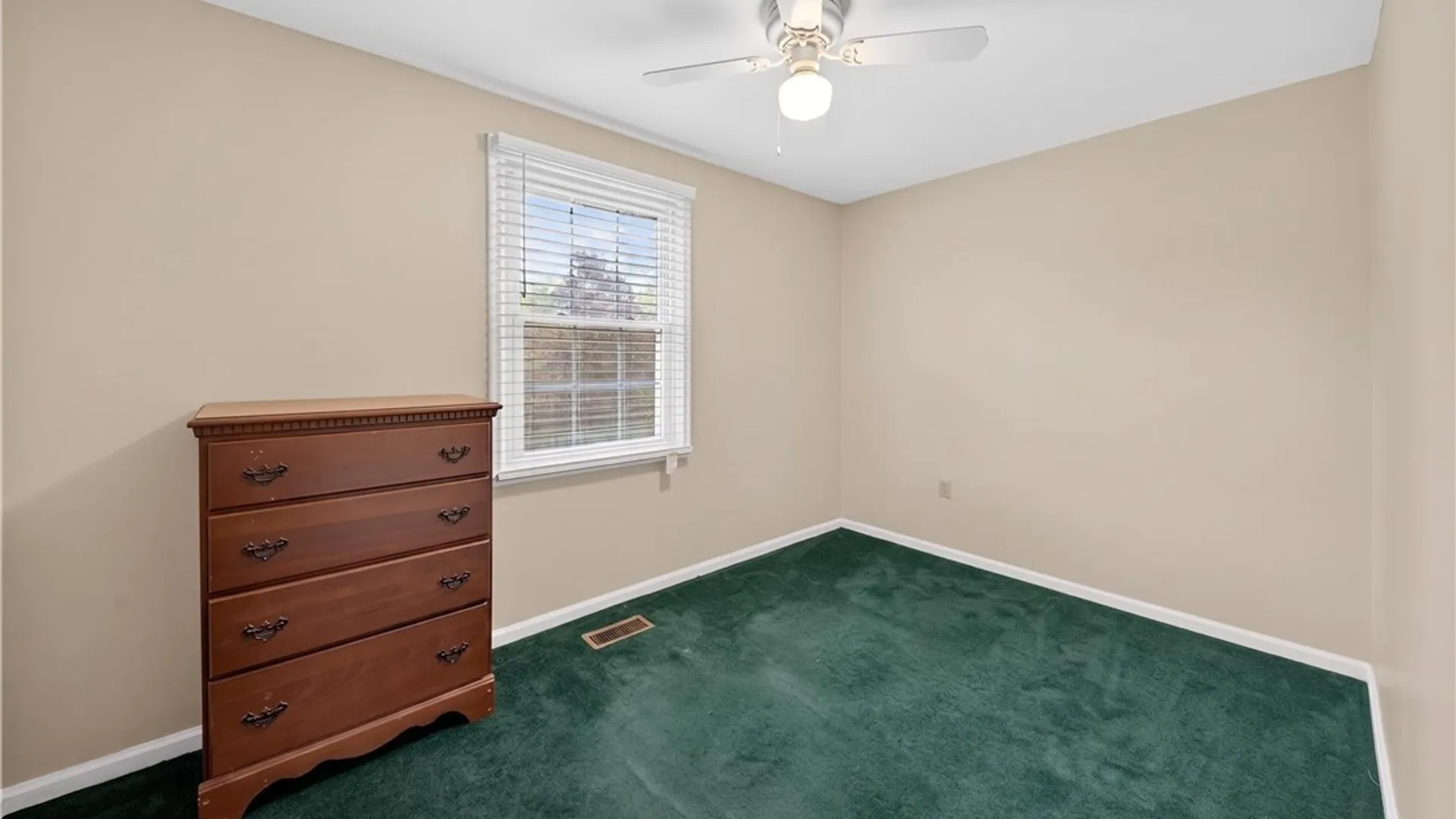 Property at 6143 Palisades Dr, Cicero, NY 13039 24