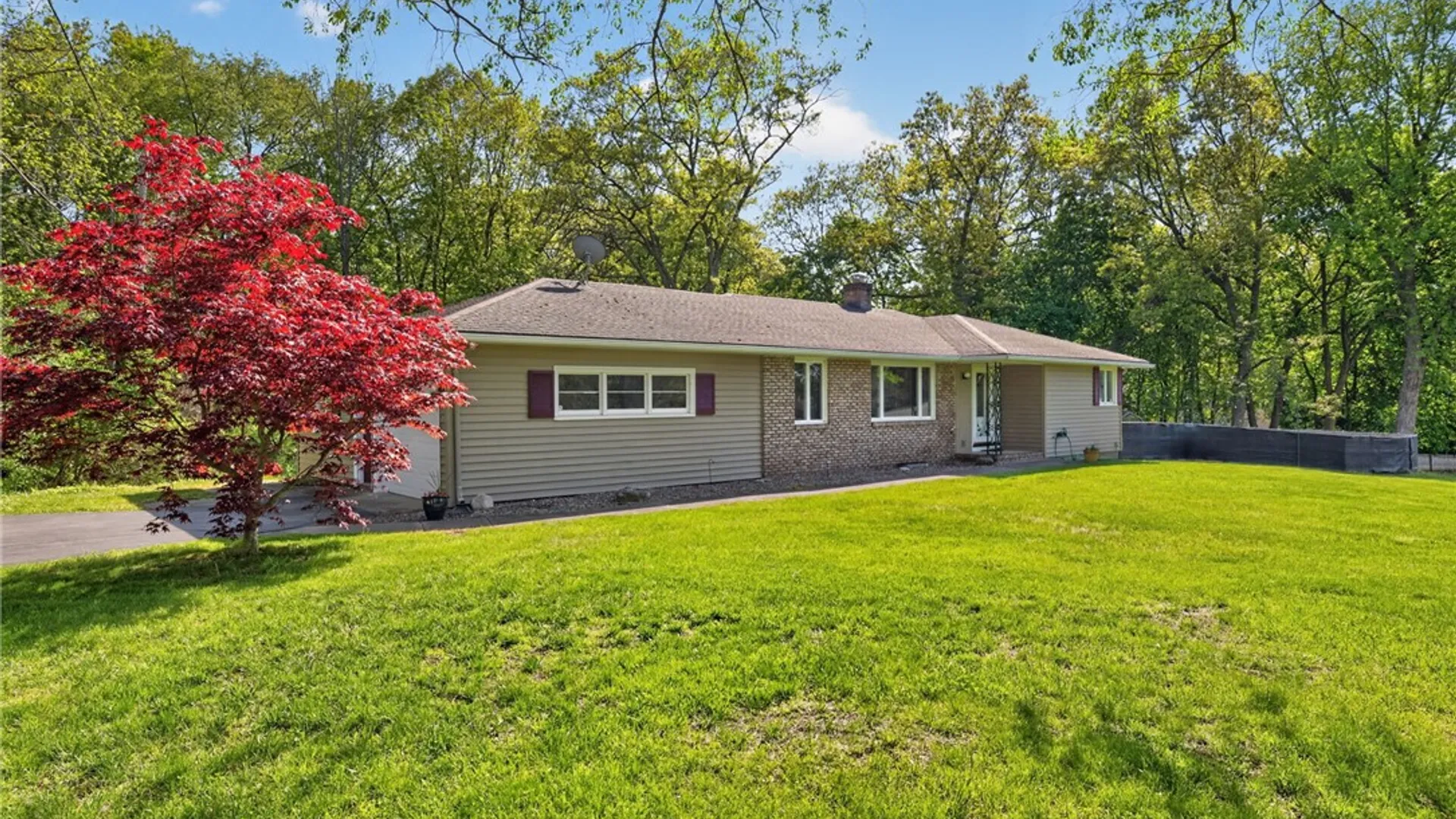 Property at 565 Bay Road, Webster, NY 14580 3