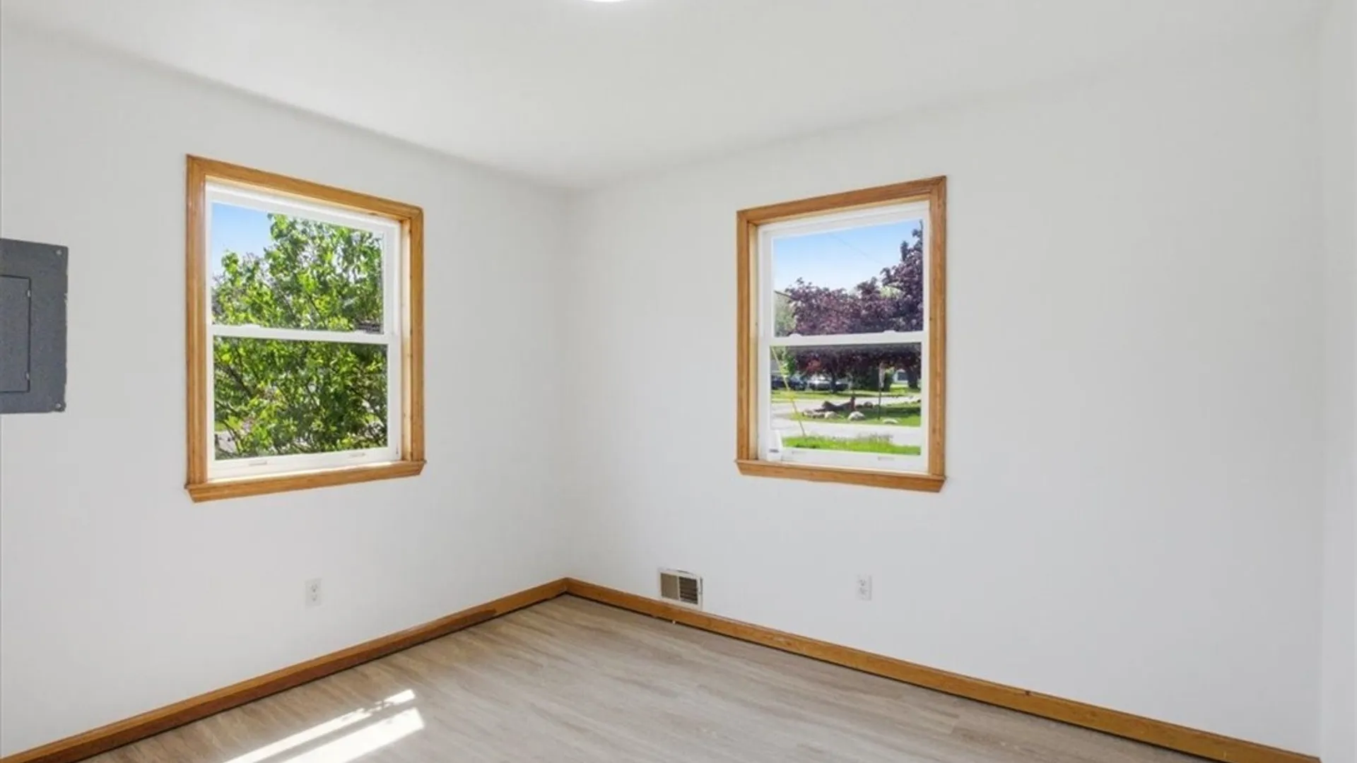 Property at 3125 Portland Street, Niagara, NY 14305 16