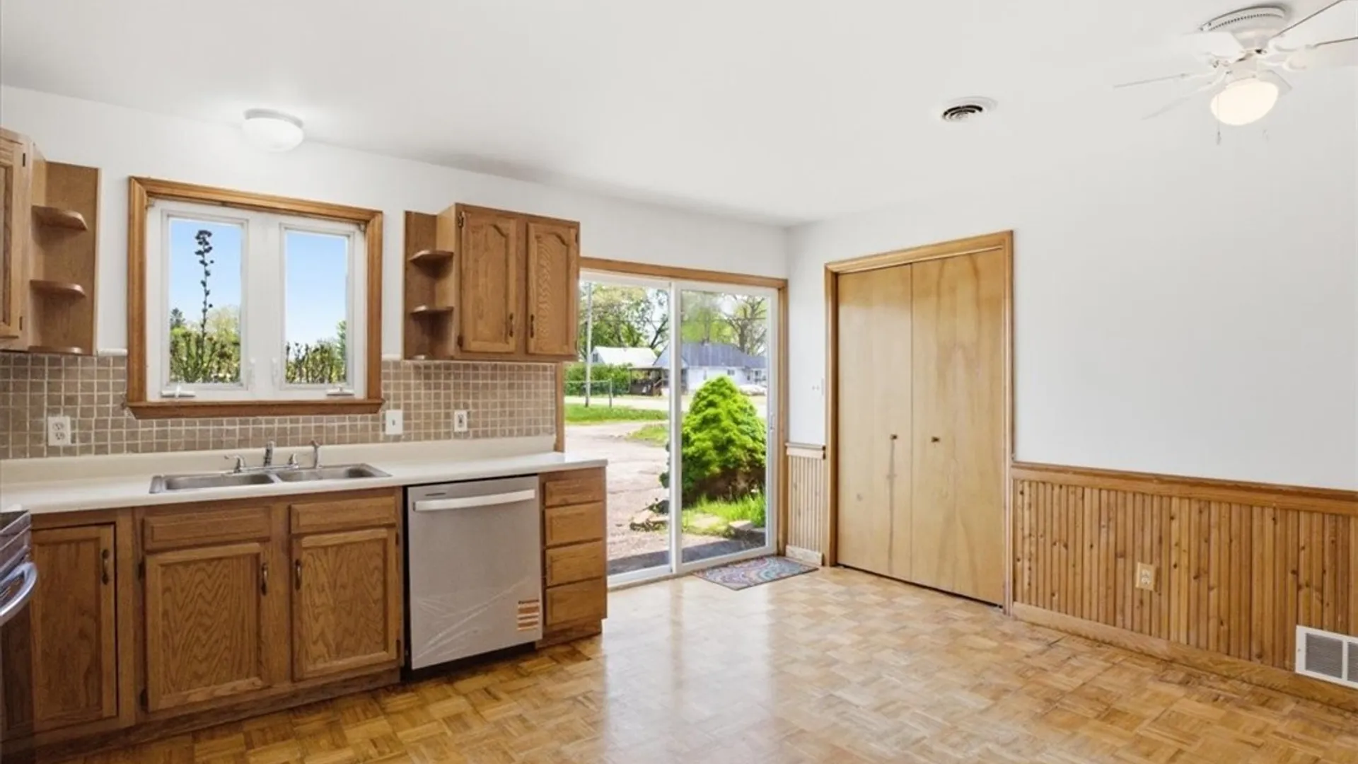 Property at 3125 Portland Street, Niagara, NY 14305 9