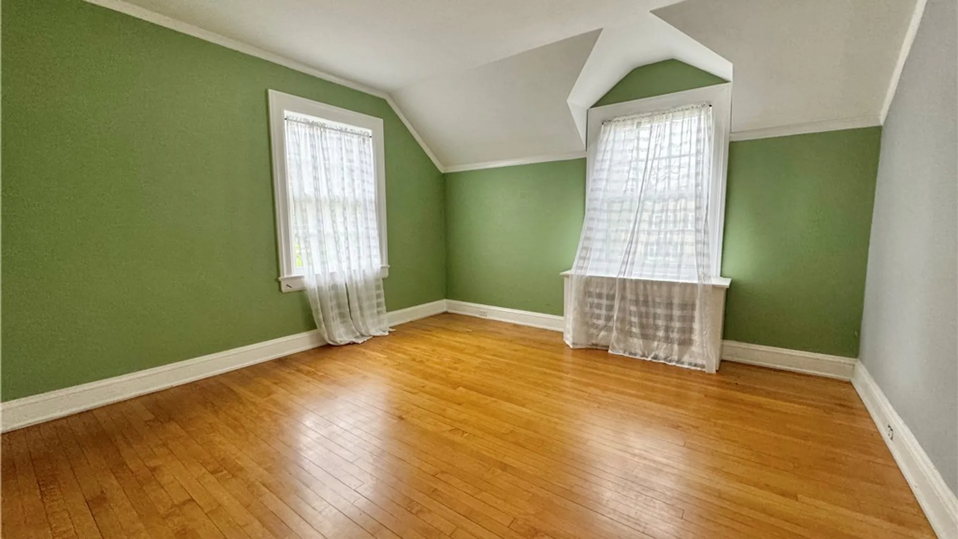 Property at 654 Logan Street, Elmira City, NY 14901 34