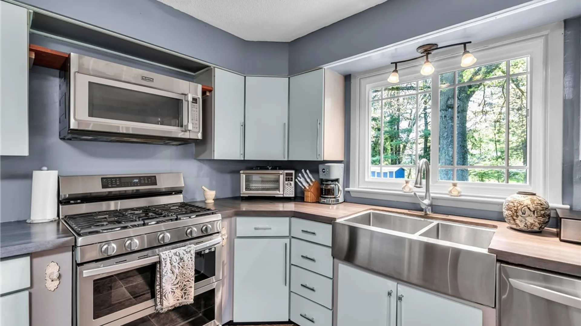 Property at 5812 Cloverfield Drive, Boston, NY 14075 28
