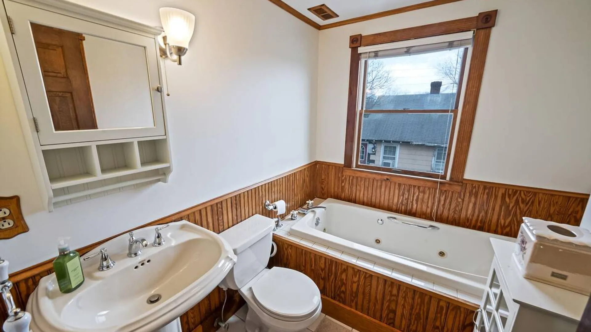 Property at 1450 Wickham Avenue, Mattituck, NY 11952 30