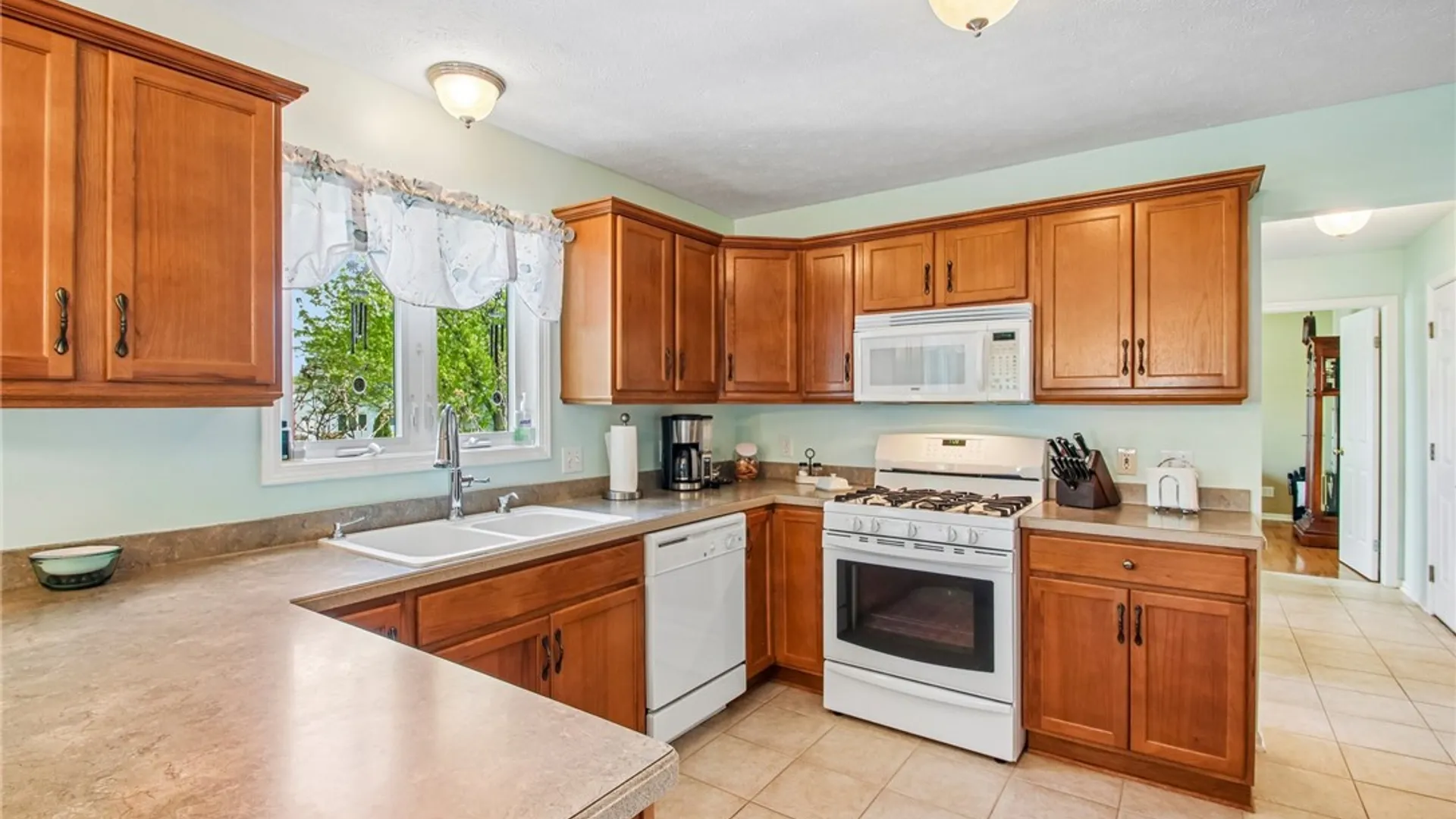Property at 82 Quarterdeck Place, Greece, NY 14612 13